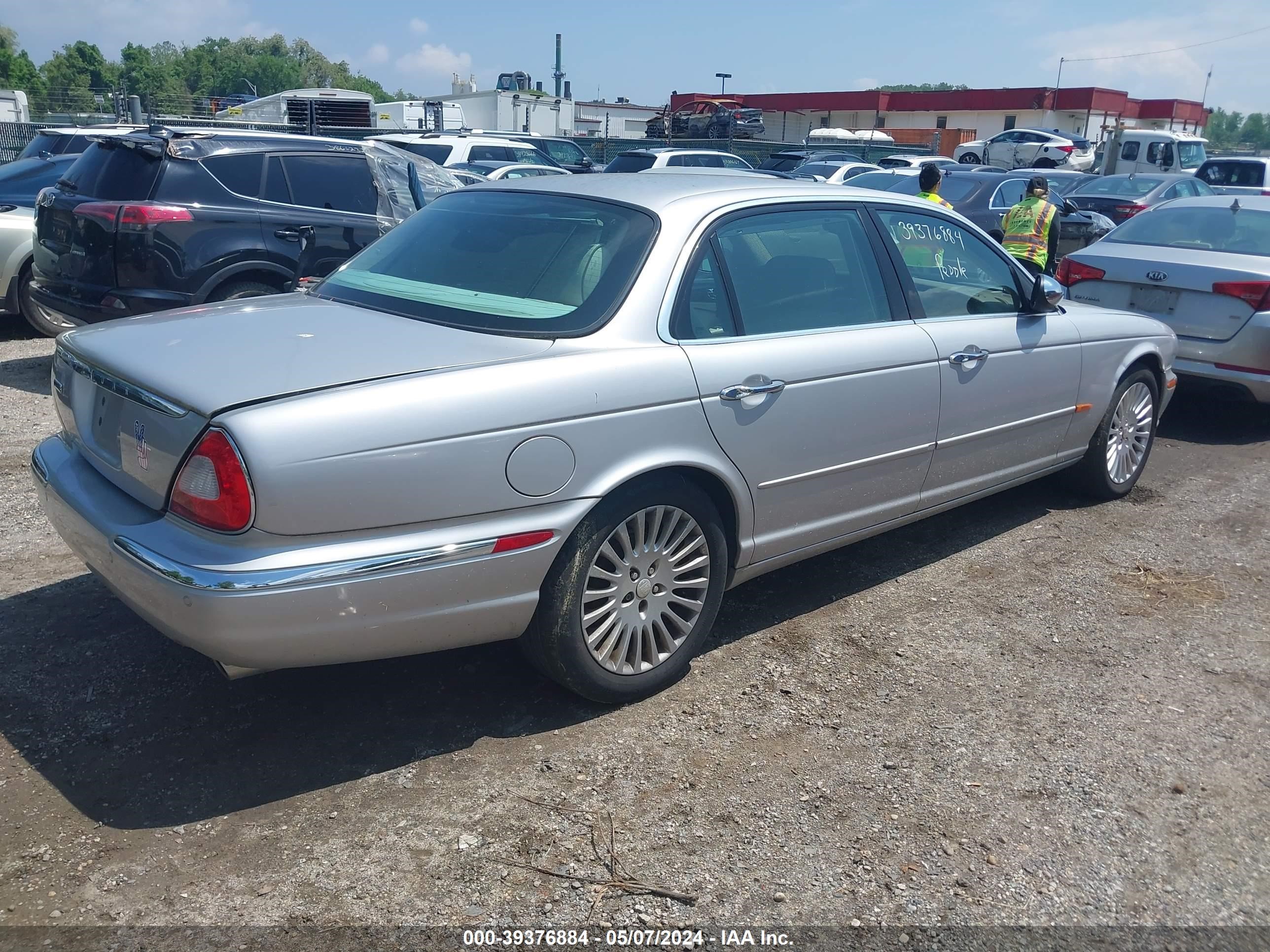 Photo 3 VIN: SAJWA82C75SG43524 - JAGUAR XJ 