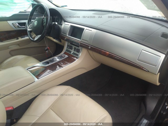 Photo 4 VIN: SAJWJ0EF0D8U08740 - JAGUAR XF 