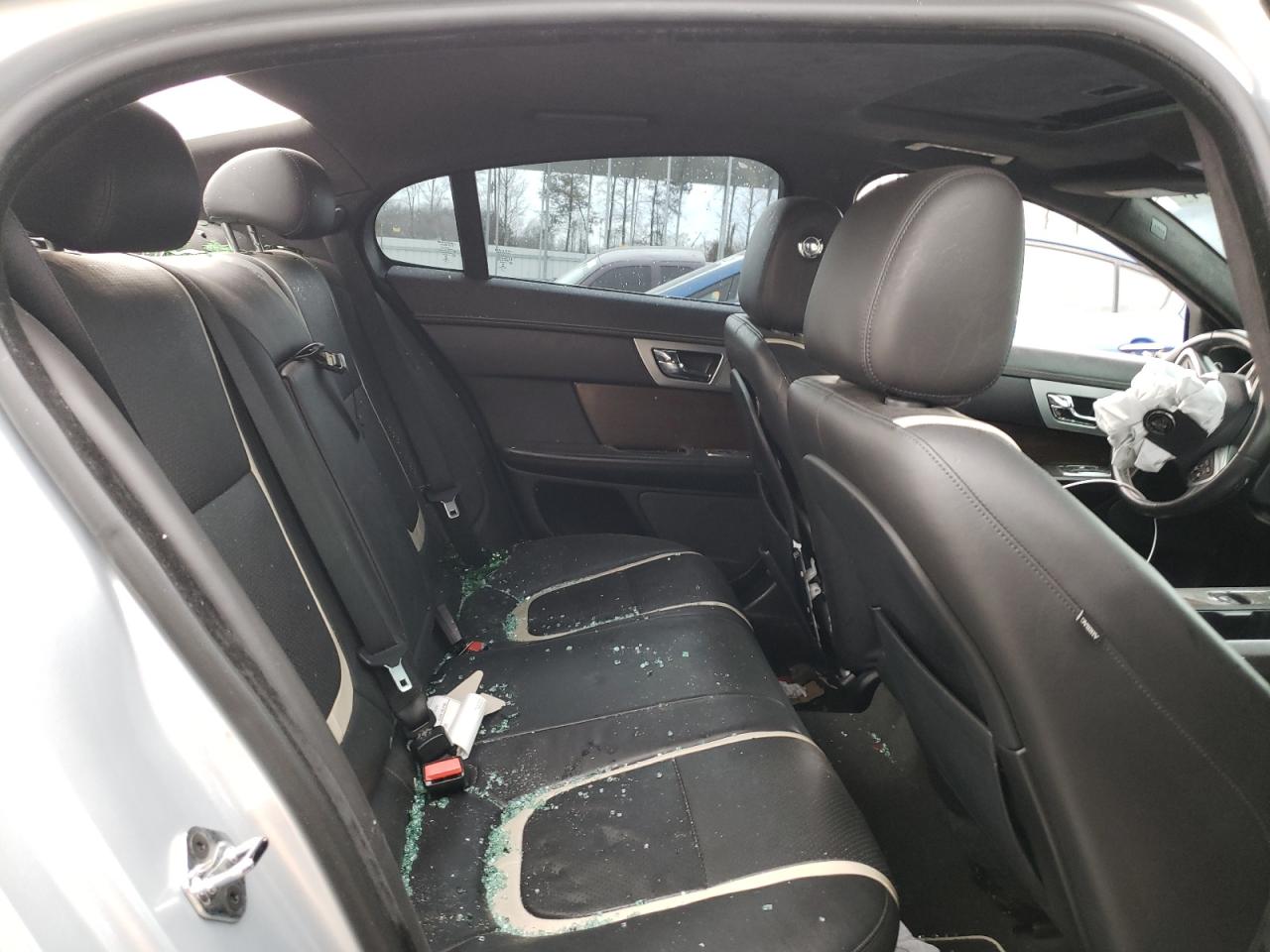 Photo 9 VIN: SAJWJ0EF0E8U32568 - JAGUAR XF 