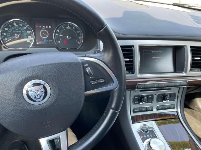 Photo 8 VIN: SAJWJ0EF8D8S88430 - JAGUAR XF 