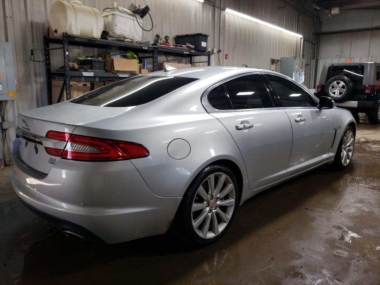 Photo 2 VIN: SAJWJ0EF8E8U17638 - JAGUAR XF 