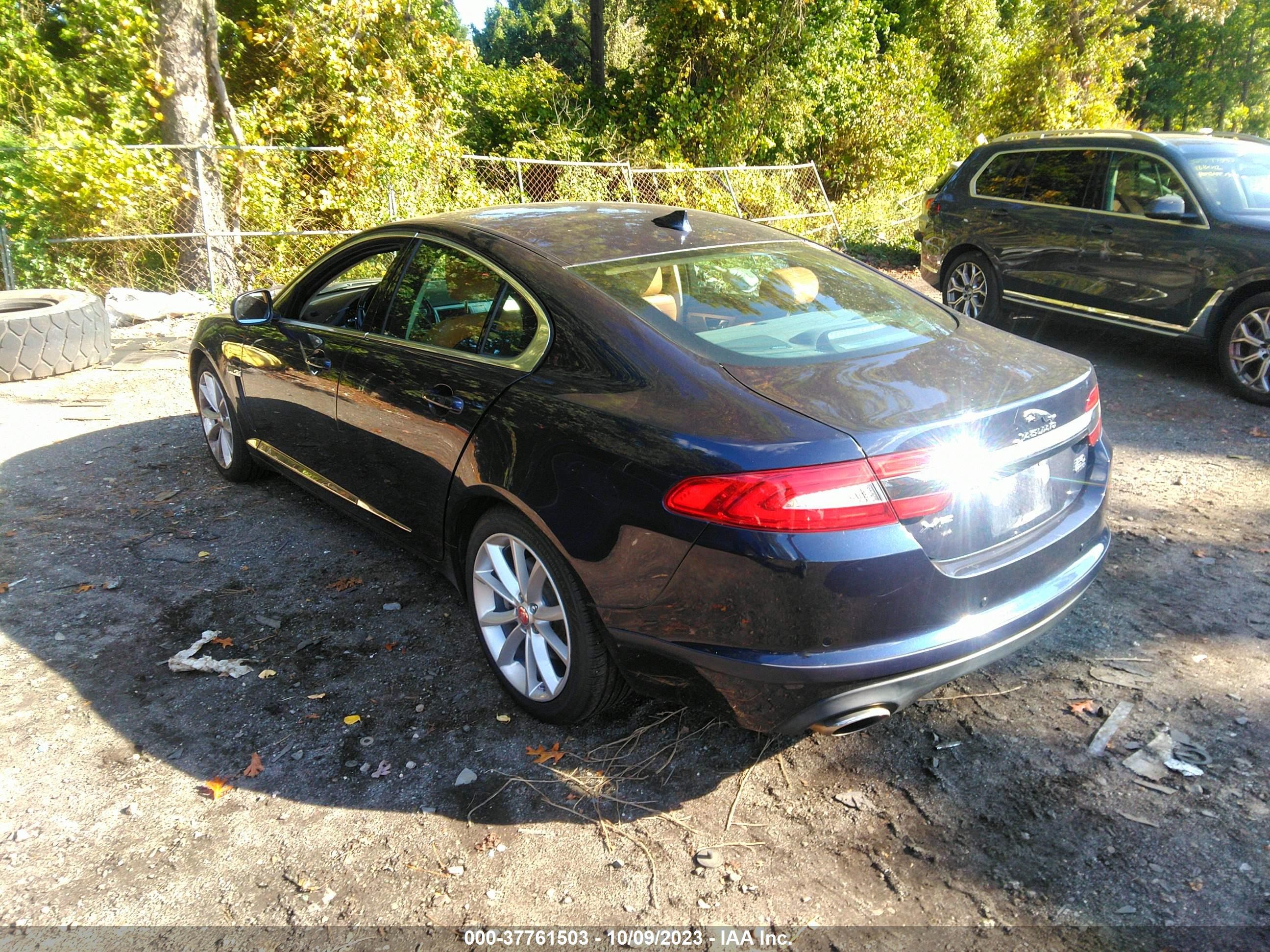 Photo 2 VIN: SAJWJ0FF9F8U51913 - JAGUAR XF 