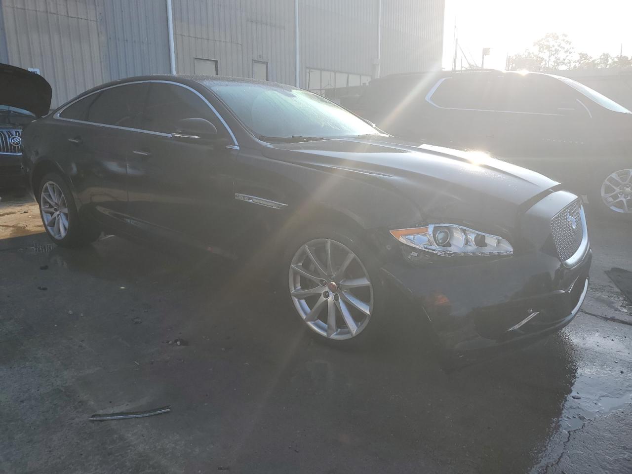 Photo 3 VIN: SAJWJ1CD6F8V75663 - JAGUAR XJ 