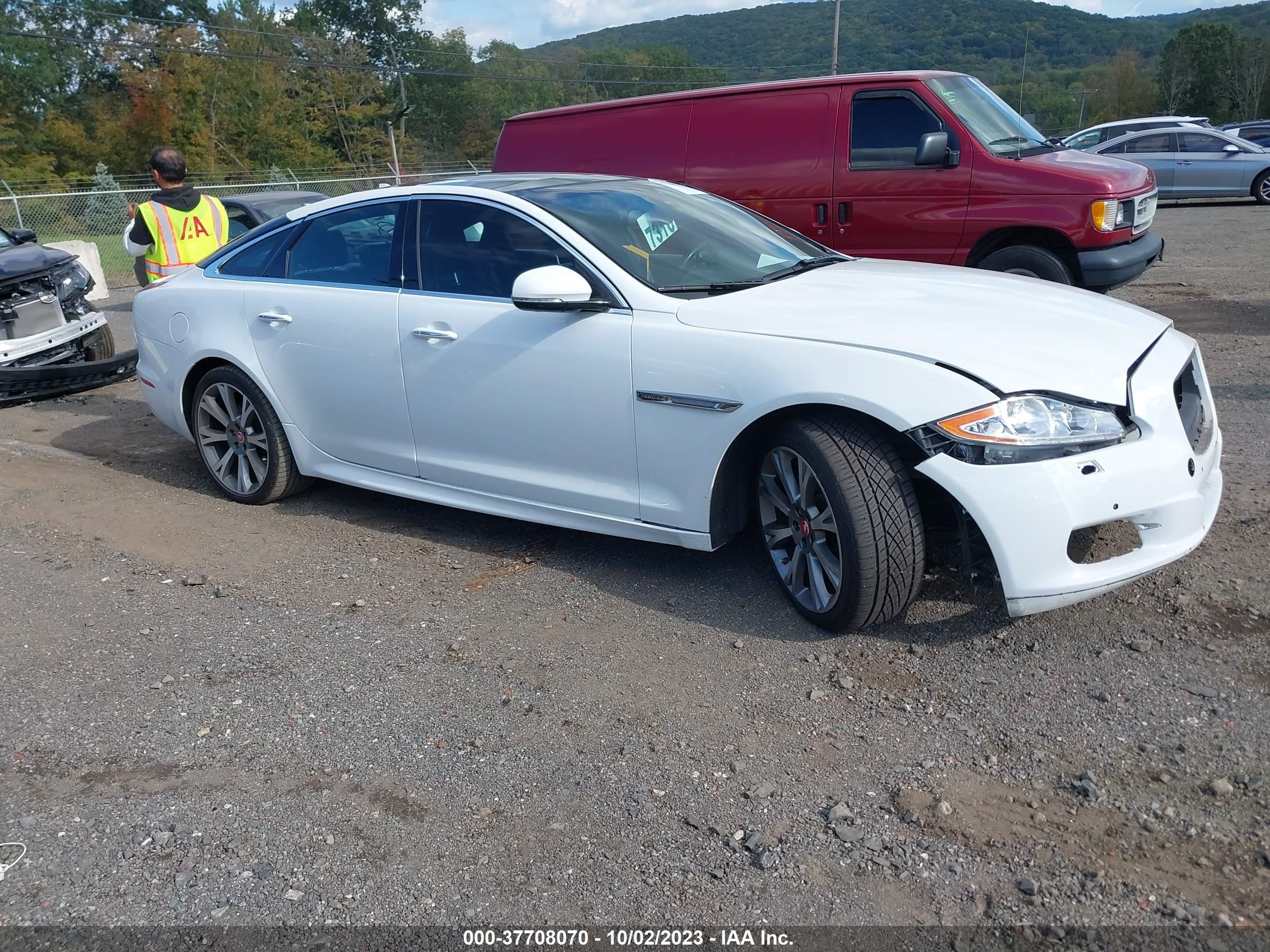 Photo 0 VIN: SAJWJ1CD6F8V89126 - JAGUAR XJ 