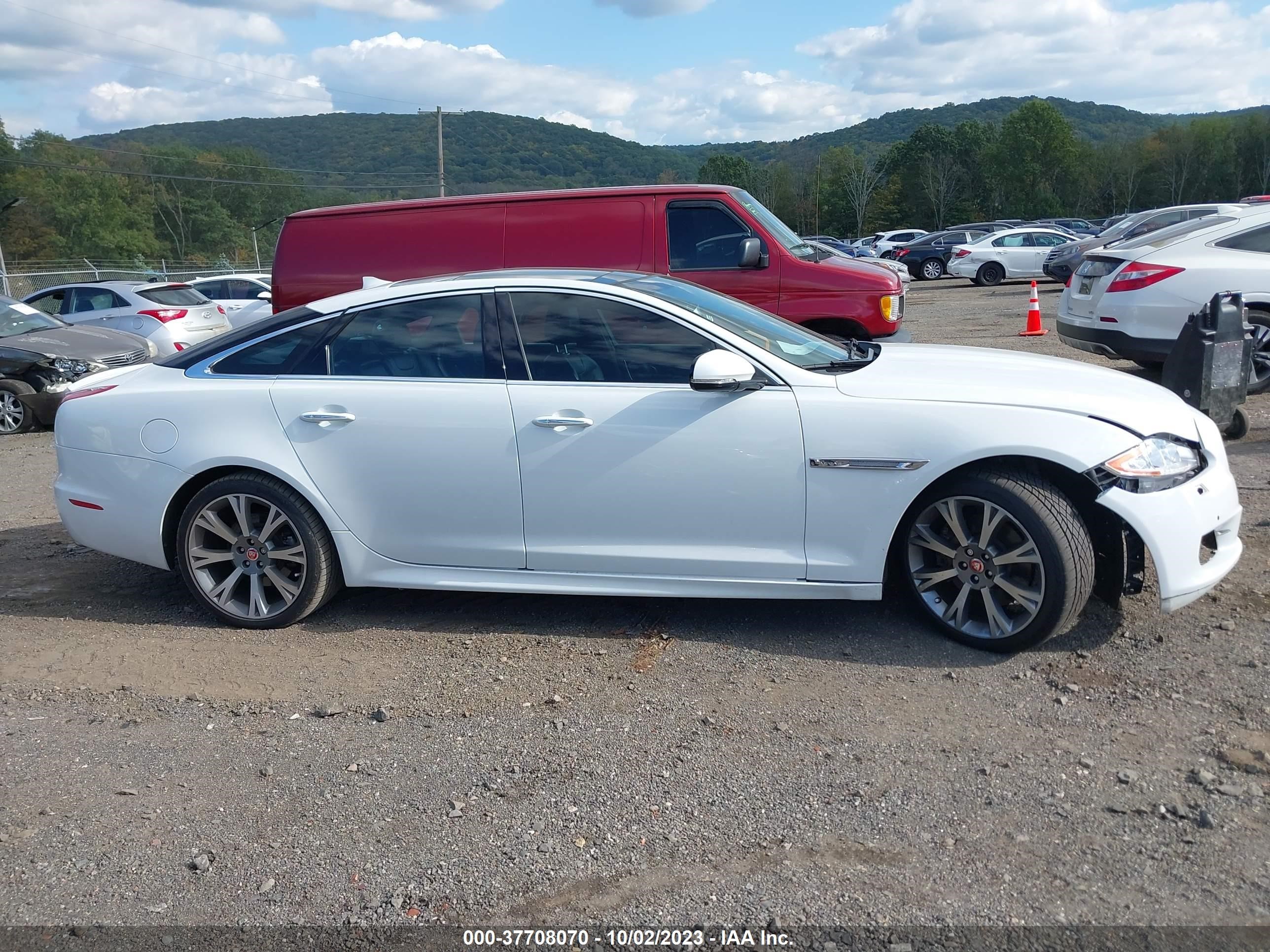 Photo 12 VIN: SAJWJ1CD6F8V89126 - JAGUAR XJ 