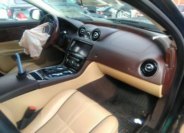 Photo 4 VIN: SAJWJ1CD6K8W22054 - JAGUAR XJ 