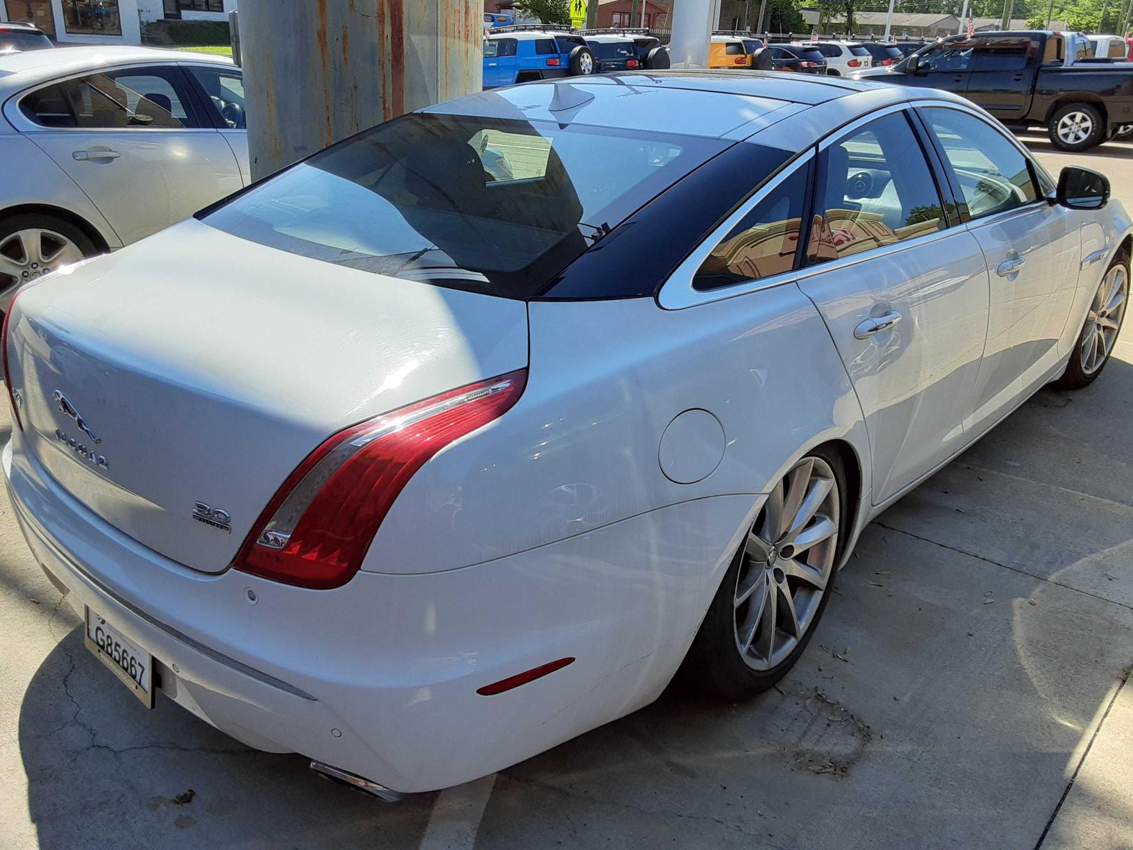 Photo 3 VIN: SAJWJ1CD7D8V49599 - JAGUAR XJ 