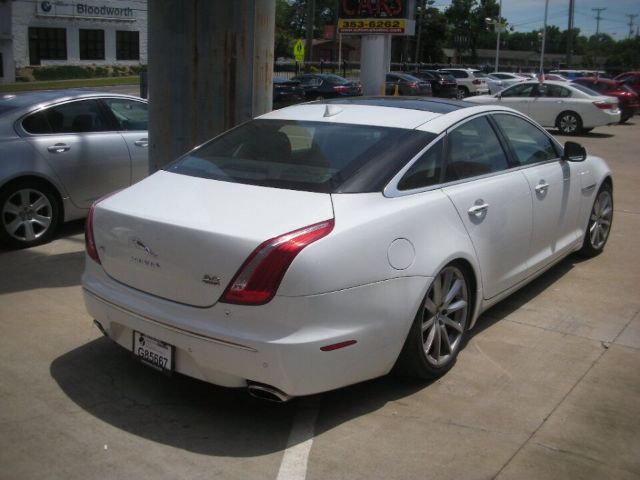 Photo 1 VIN: SAJWJ1CD7D8V49599 - JAGUAR XJ 