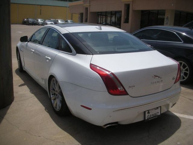 Photo 2 VIN: SAJWJ1CD7D8V49599 - JAGUAR XJ 