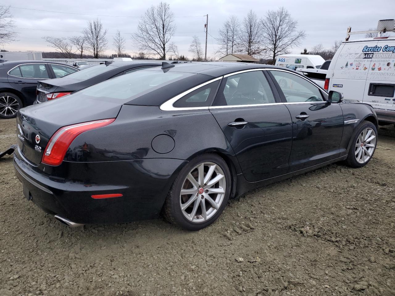 Photo 2 VIN: SAJWJ1CD7F8V75252 - JAGUAR XJ 