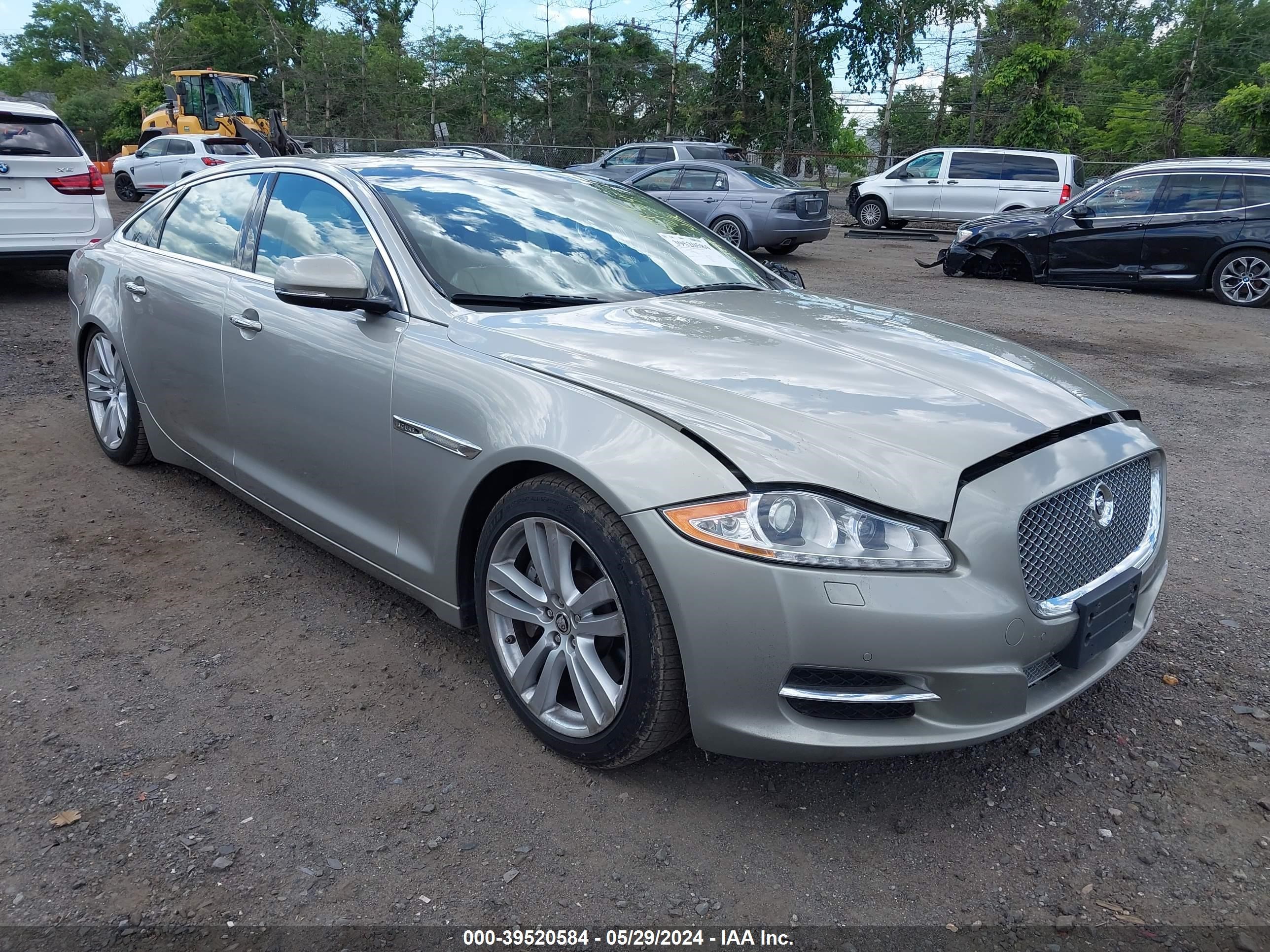 Photo 0 VIN: SAJWJ2GD1D8V57052 - JAGUAR XJ 