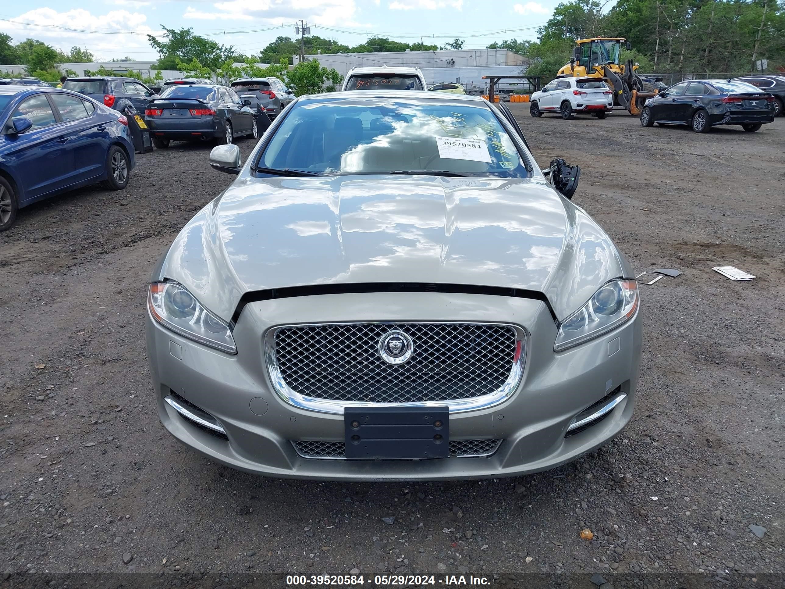 Photo 11 VIN: SAJWJ2GD1D8V57052 - JAGUAR XJ 