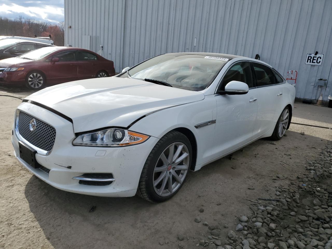 Photo 1 VIN: SAJWJ2GD4F8V80067 - JAGUAR XJ 