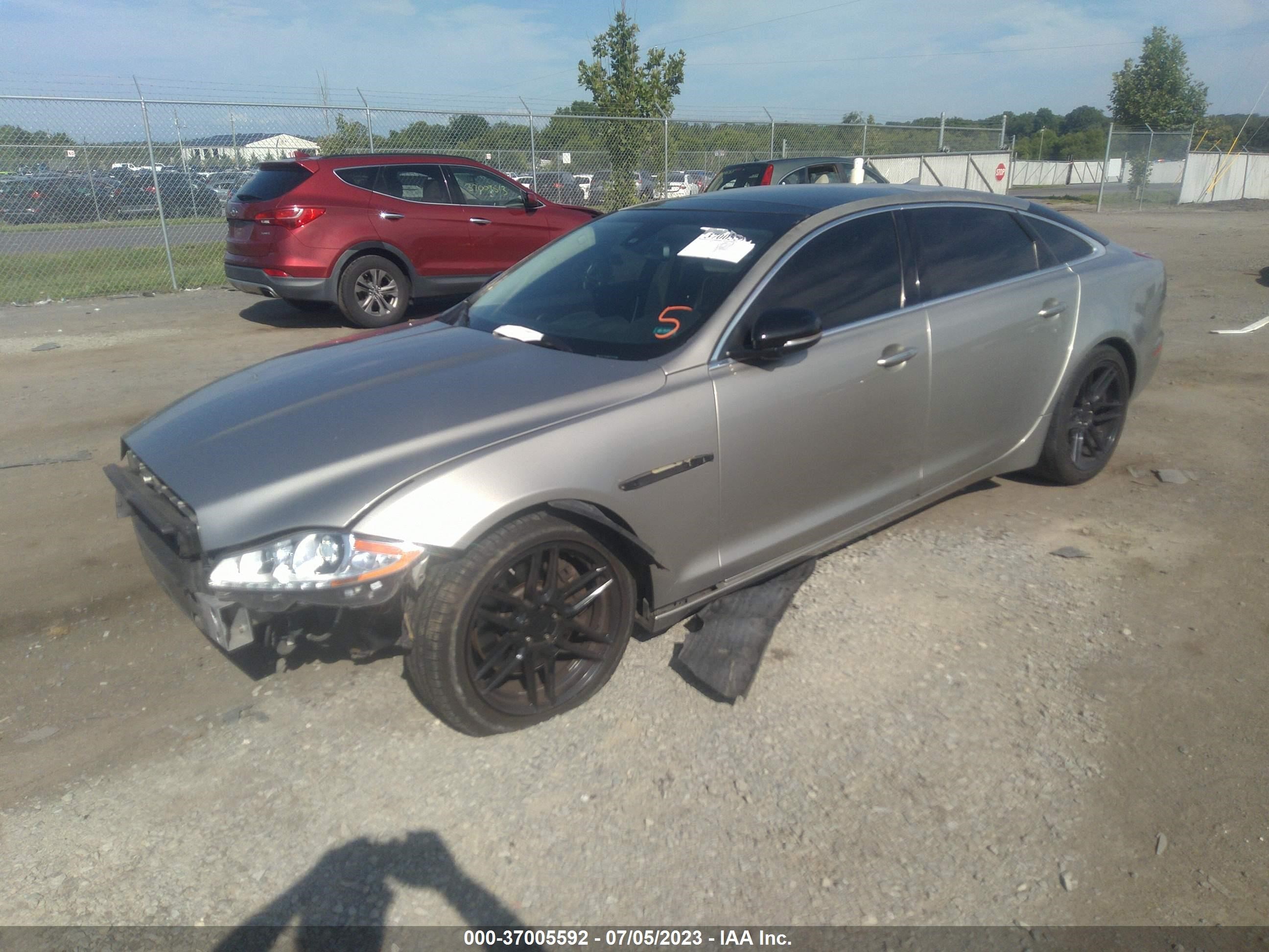 Photo 1 VIN: SAJWJ2GD9E8V61688 - JAGUAR XJ 