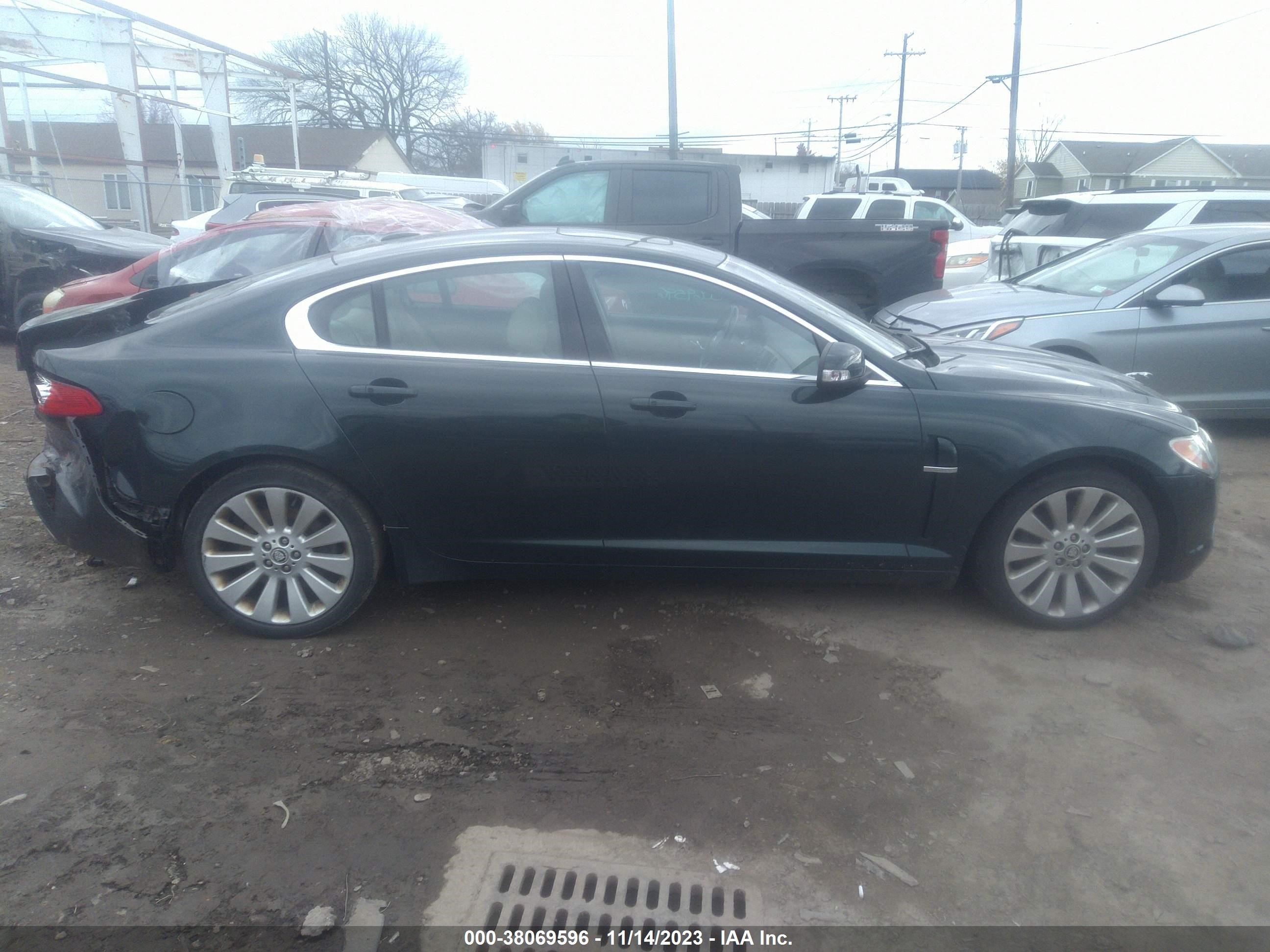 Photo 12 VIN: SAJXA06B09HR29173 - JAGUAR XF 