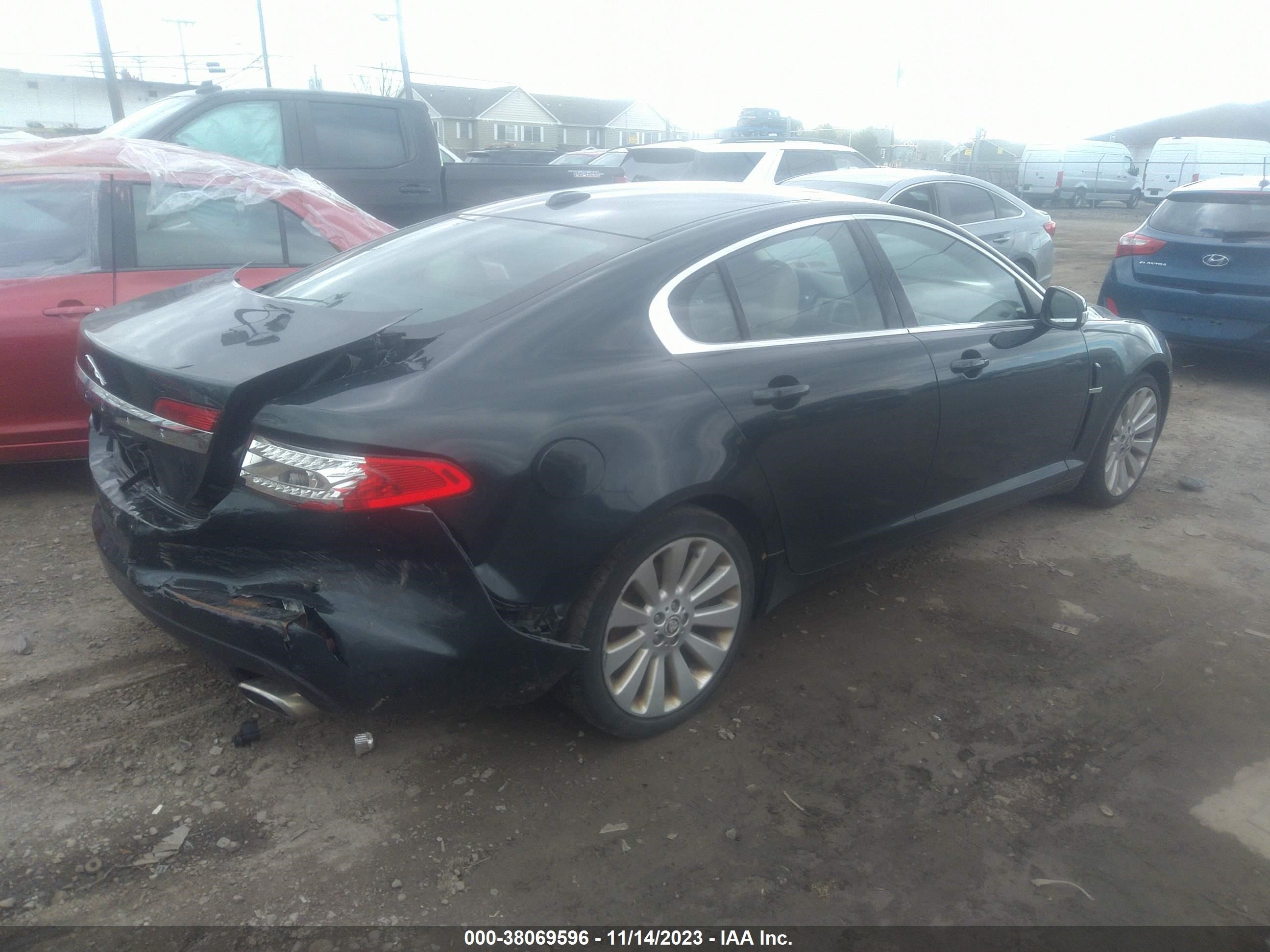 Photo 3 VIN: SAJXA06B09HR29173 - JAGUAR XF 