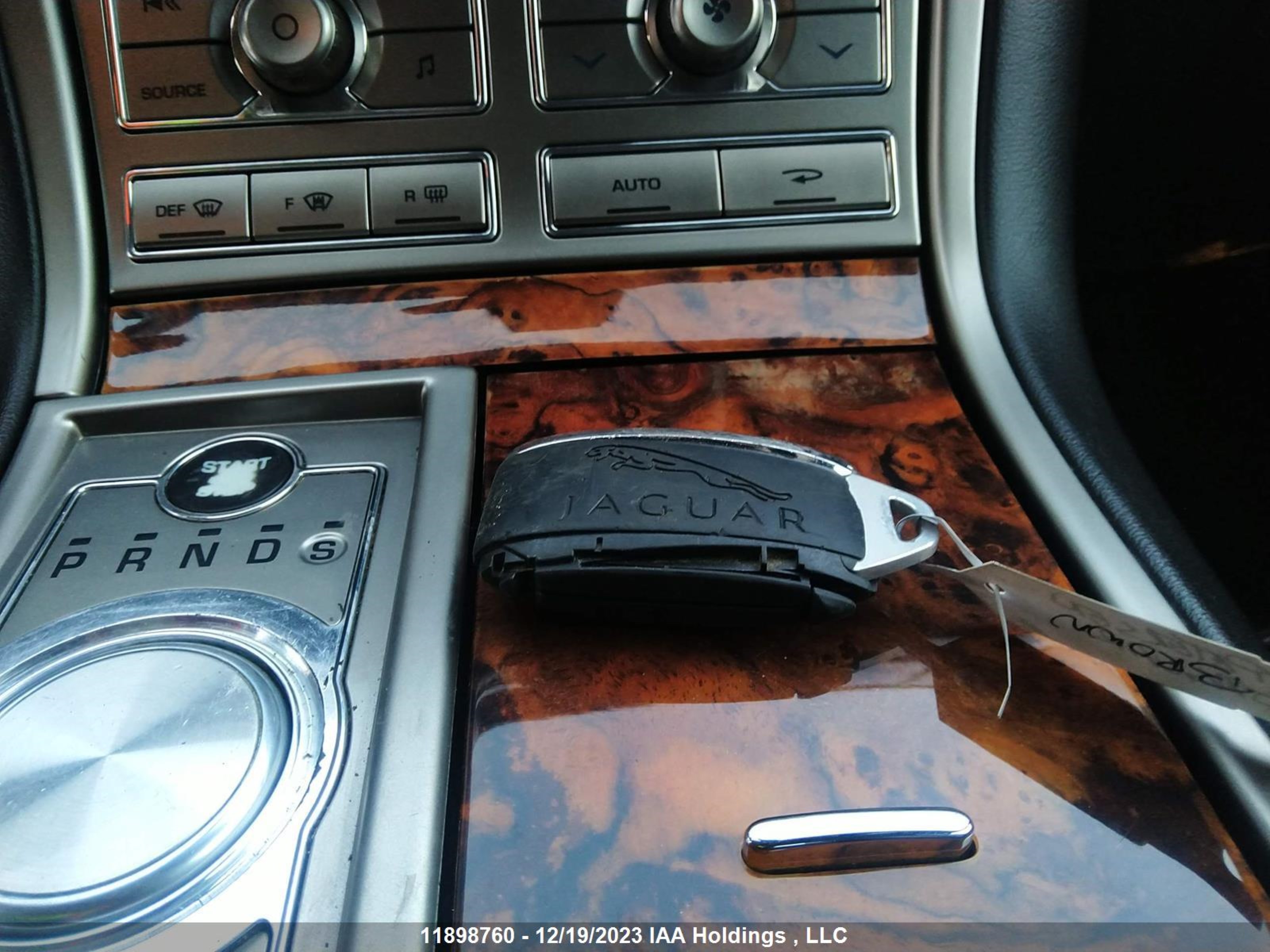 Photo 10 VIN: SAJXA06B19HR31823 - JAGUAR XF 