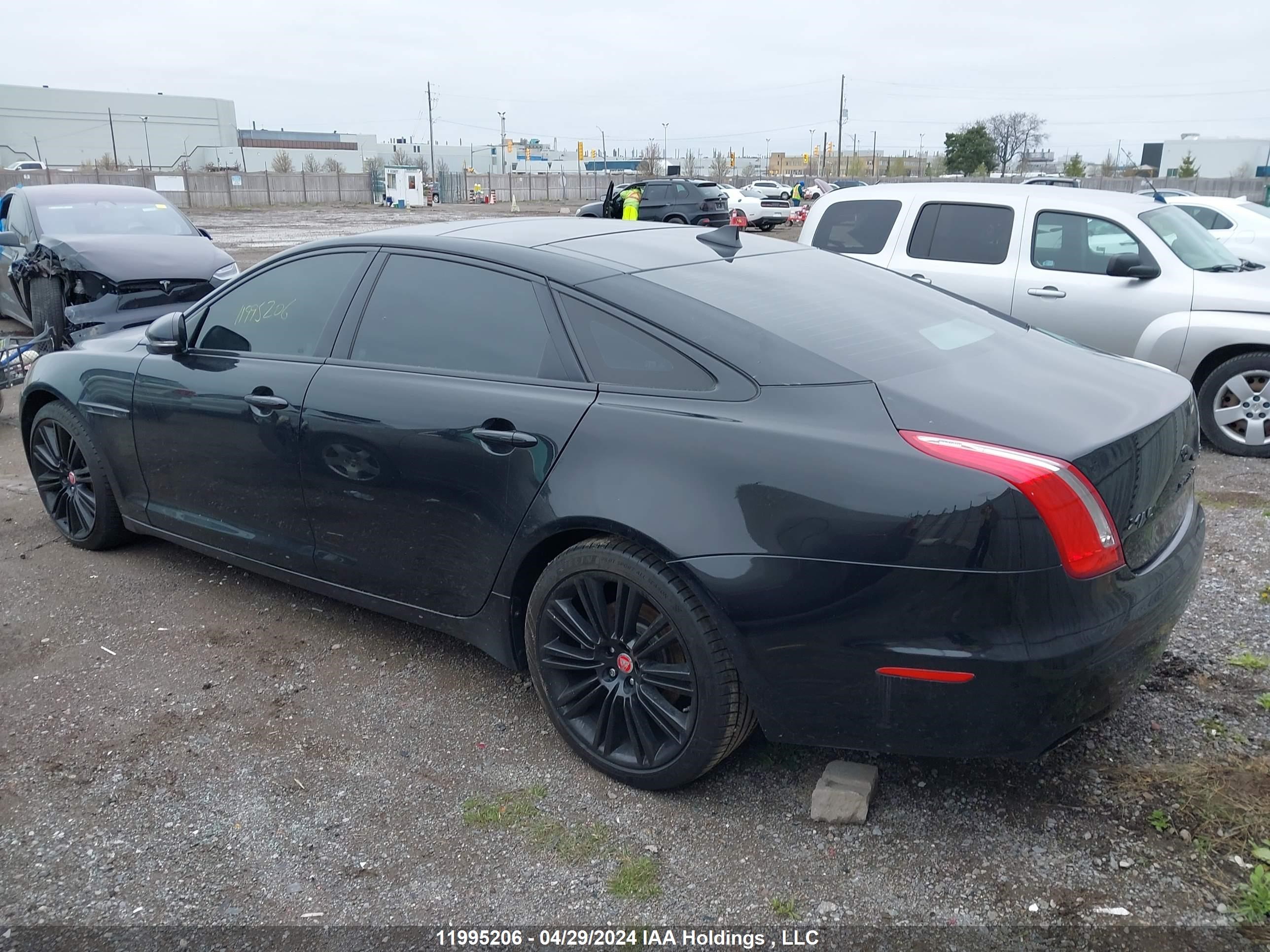 Photo 2 VIN: SAJXJ2GD4F8V78212 - JAGUAR XJ 