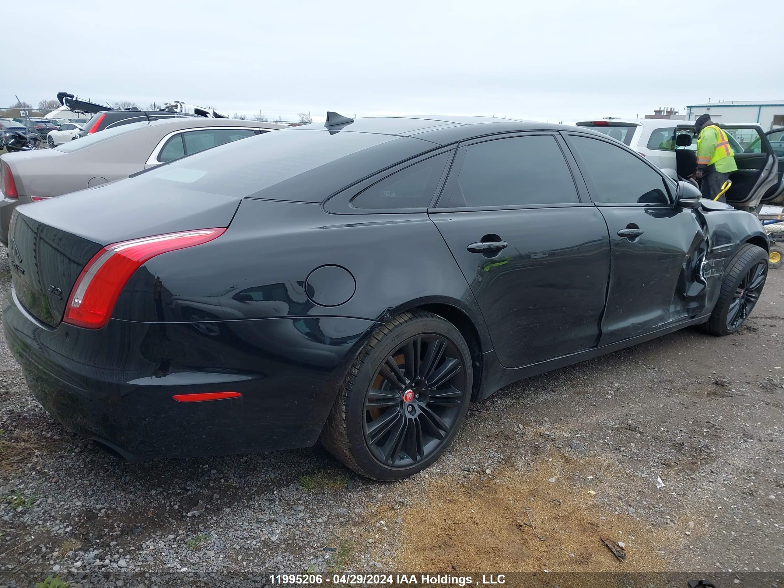 Photo 3 VIN: SAJXJ2GD4F8V78212 - JAGUAR XJ 