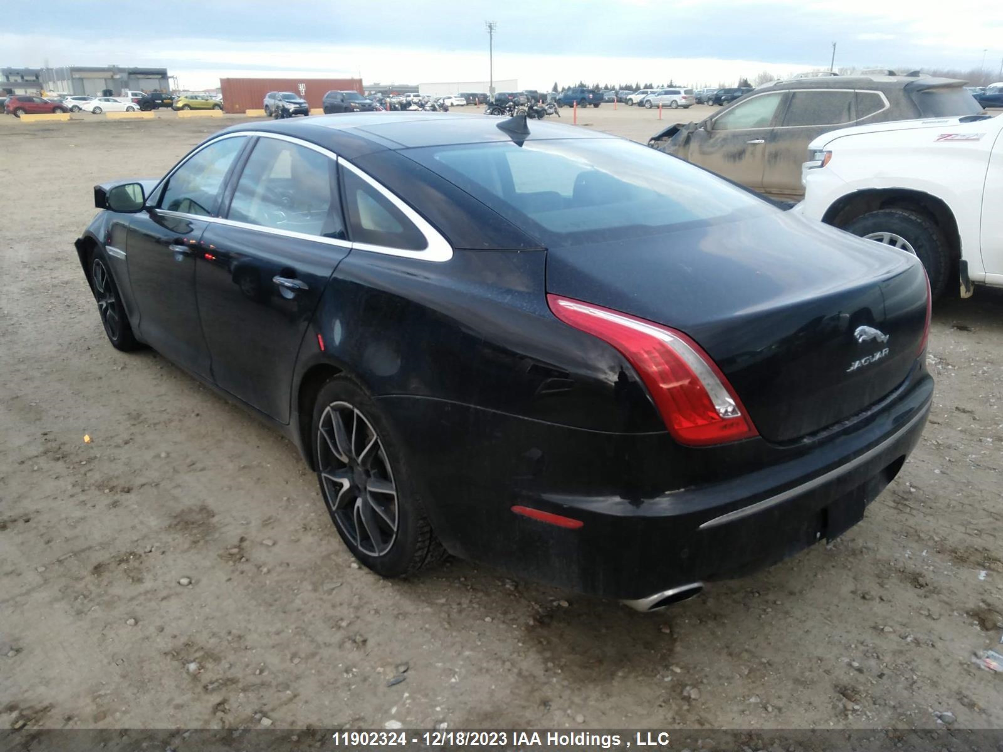 Photo 2 VIN: SAJXJ2GD6E8V69865 - JAGUAR XJL PORTFO 