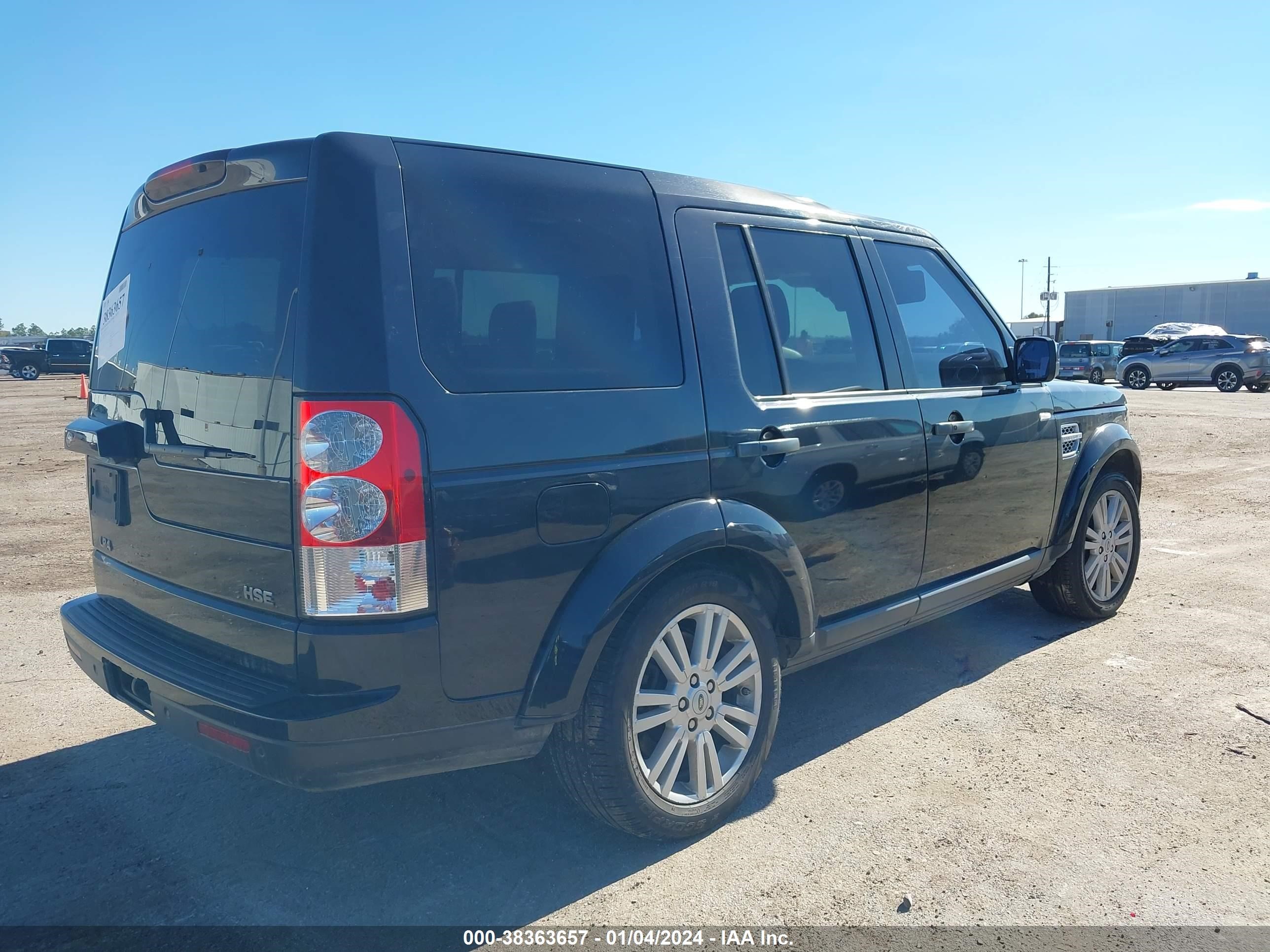 Photo 3 VIN: SALAG2D43CA597130 - LAND ROVER LR4 