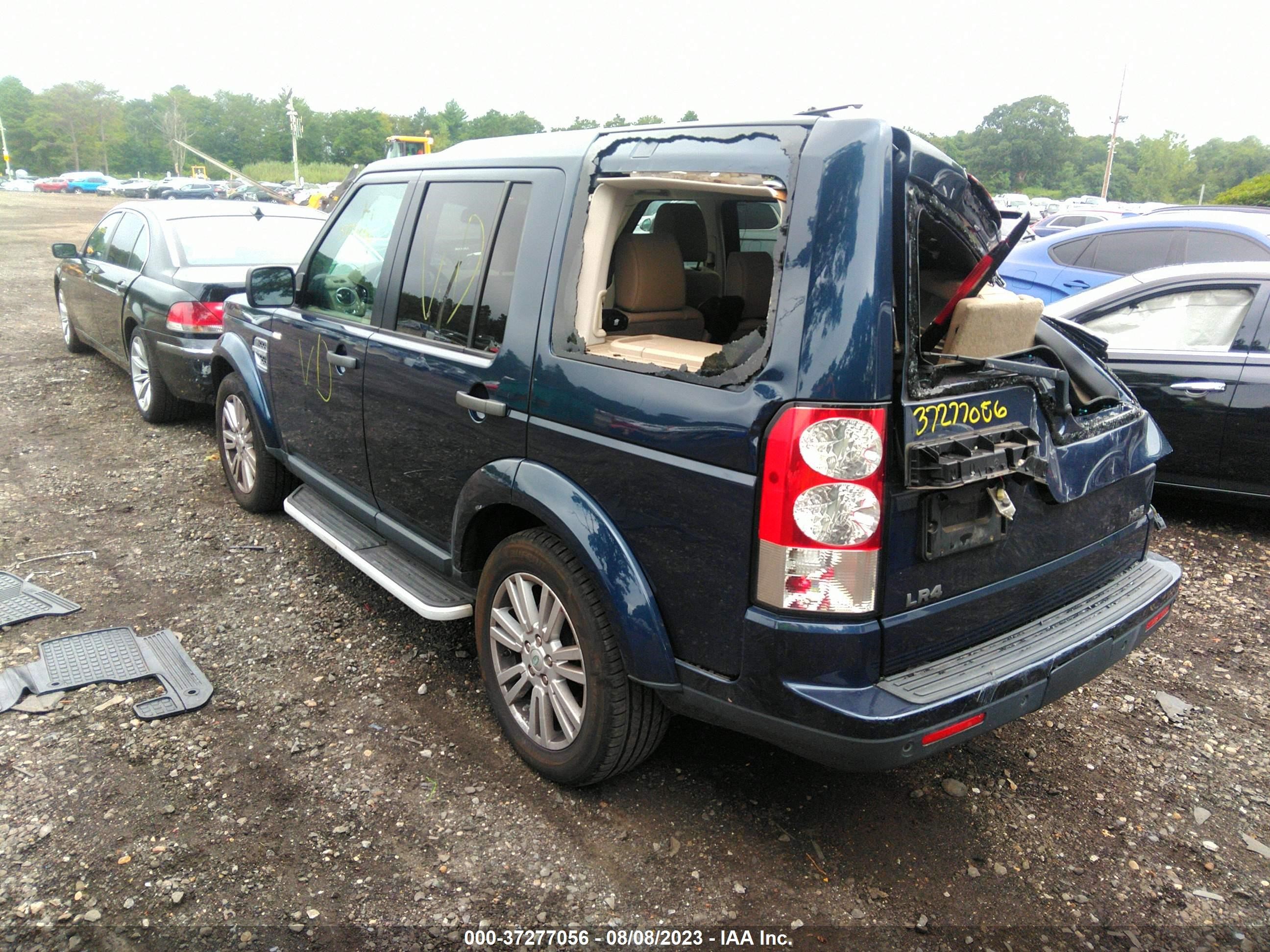 Photo 2 VIN: SALAG2D45BA558831 - LAND ROVER LR4 