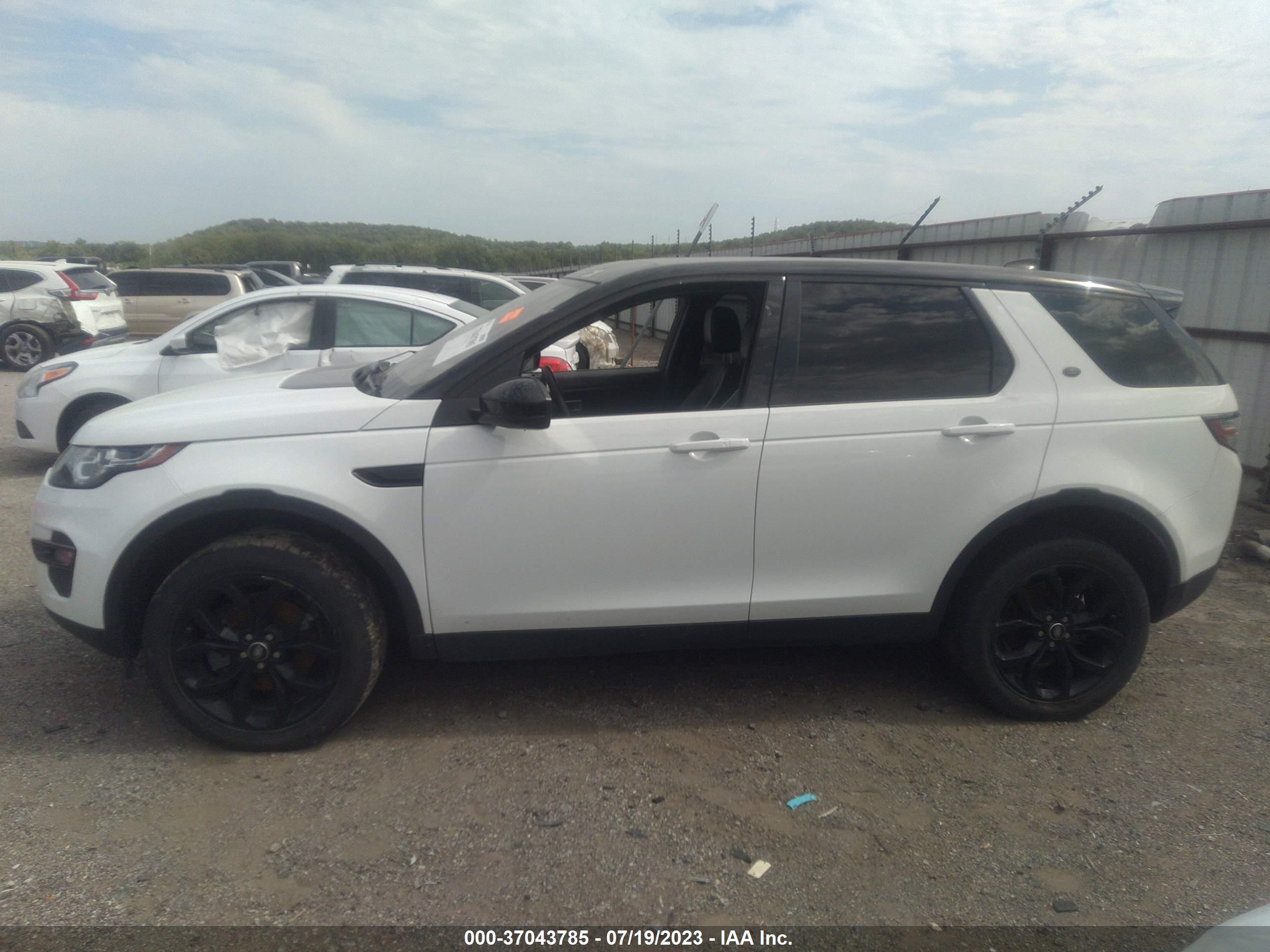 Photo 13 VIN: SALCR2RX9JH747820 - LAND ROVER DISCOVERY SPORT 