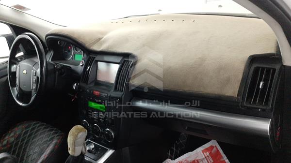 Photo 30 VIN: SALFA2BA1AH168136 - LAND ROVER LR 2 