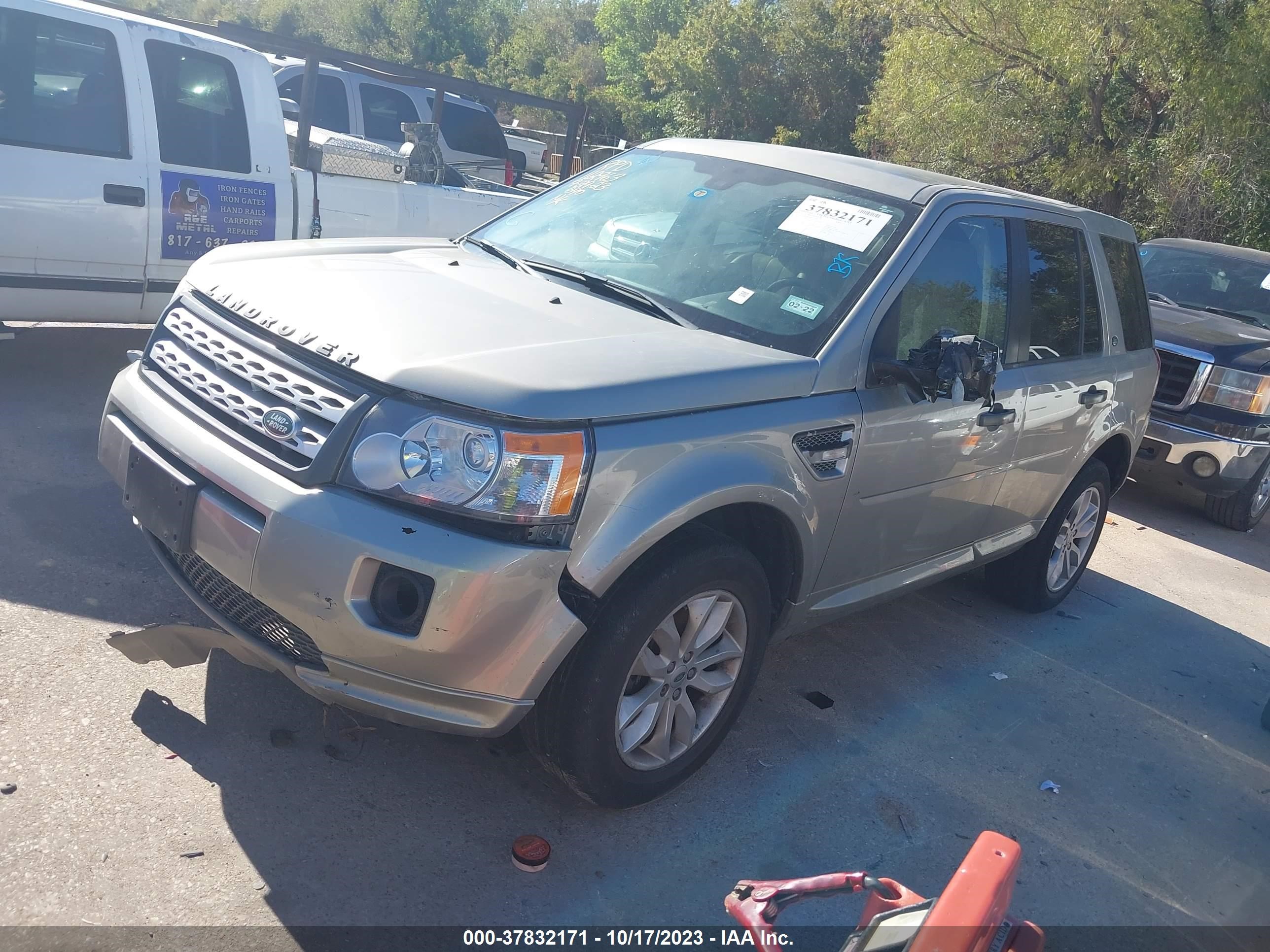 Photo 1 VIN: SALFR2BN3BH225840 - LAND ROVER LR2 