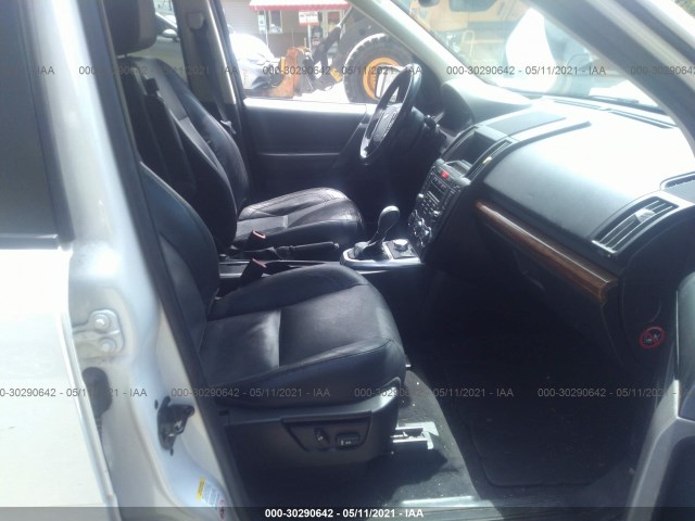 Photo 4 VIN: SALFR2BN8AH176021 - LAND ROVER LR2 