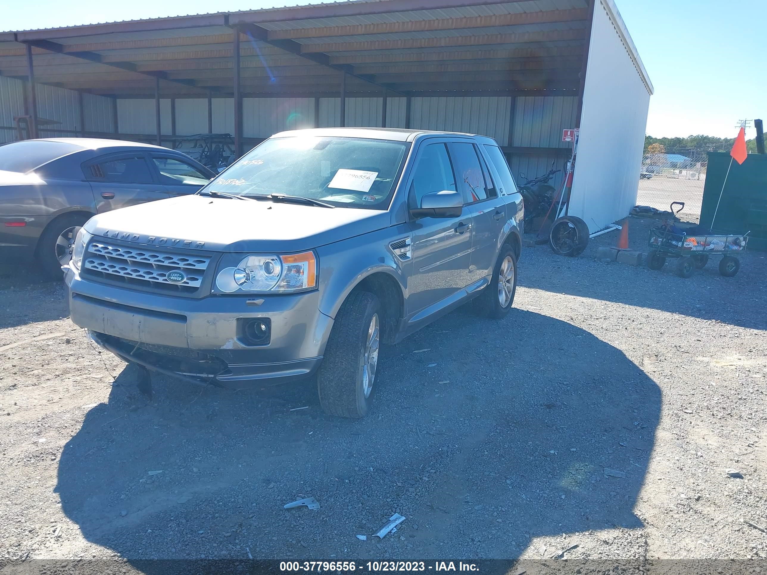 Photo 1 VIN: SALFR2BN8CH287025 - LAND ROVER LR2 