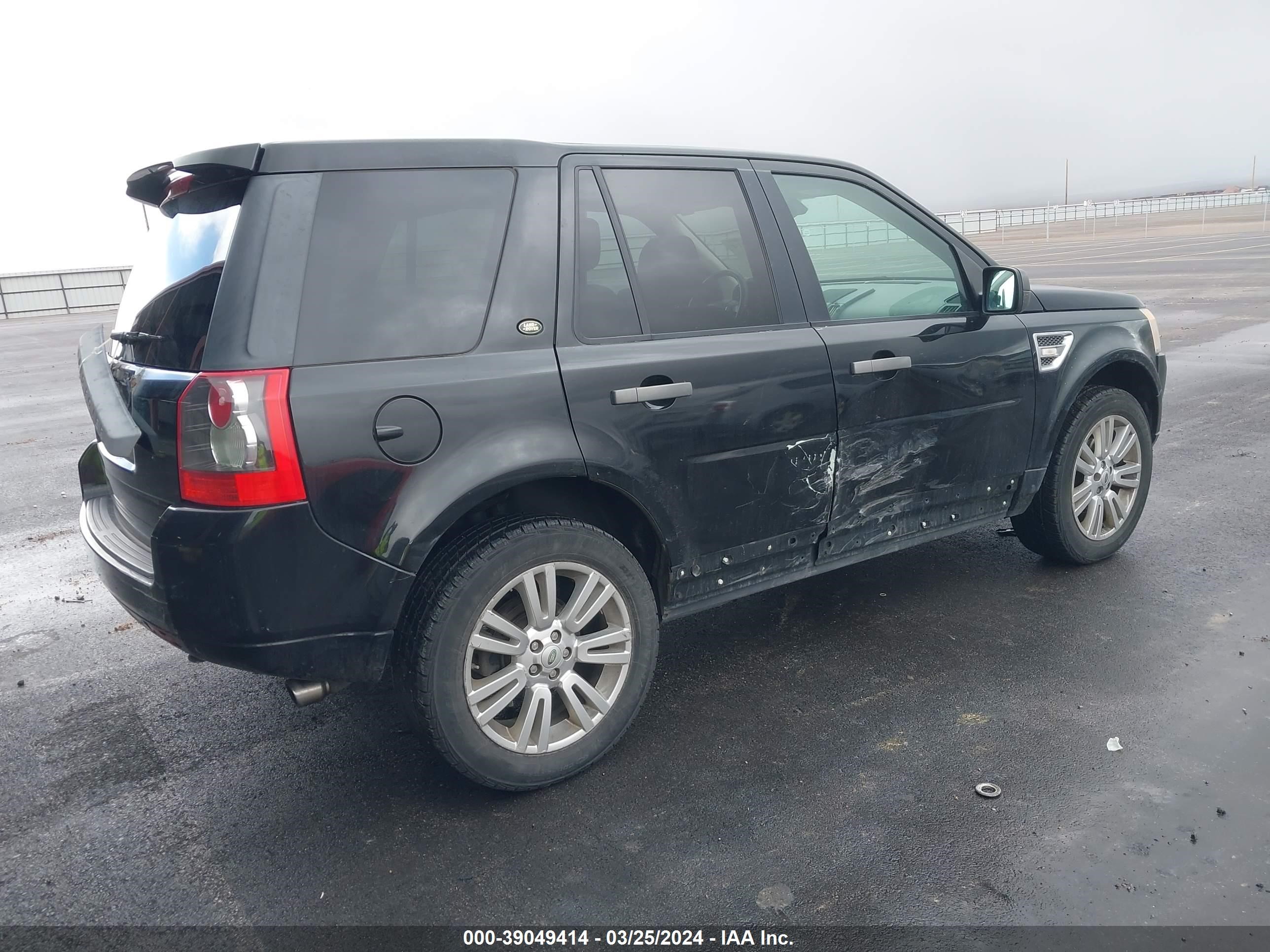 Photo 3 VIN: SALFT2BN0AH186608 - LAND ROVER LR2 