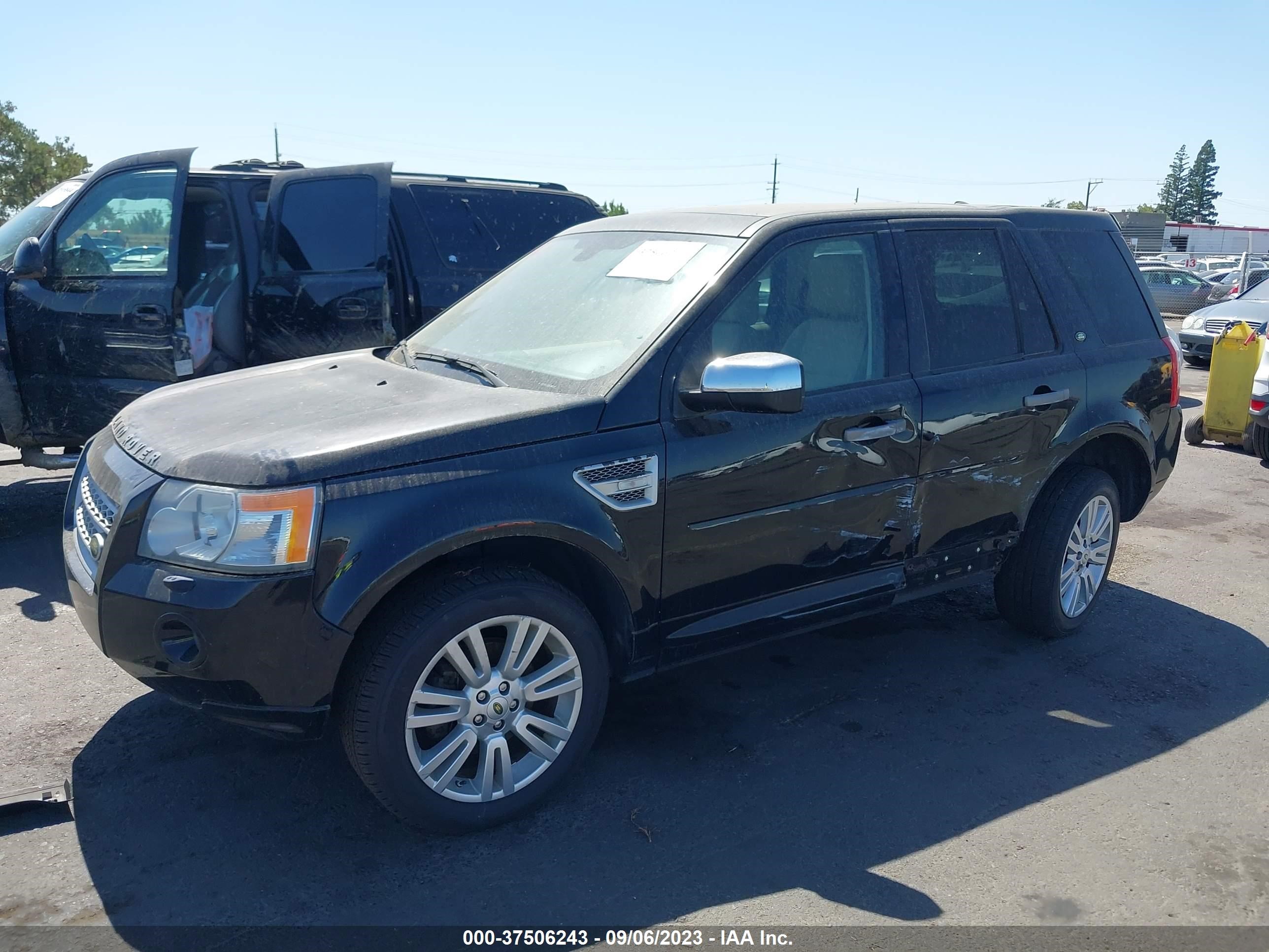 Photo 1 VIN: SALFT2BN6AH174527 - LAND ROVER LR2 