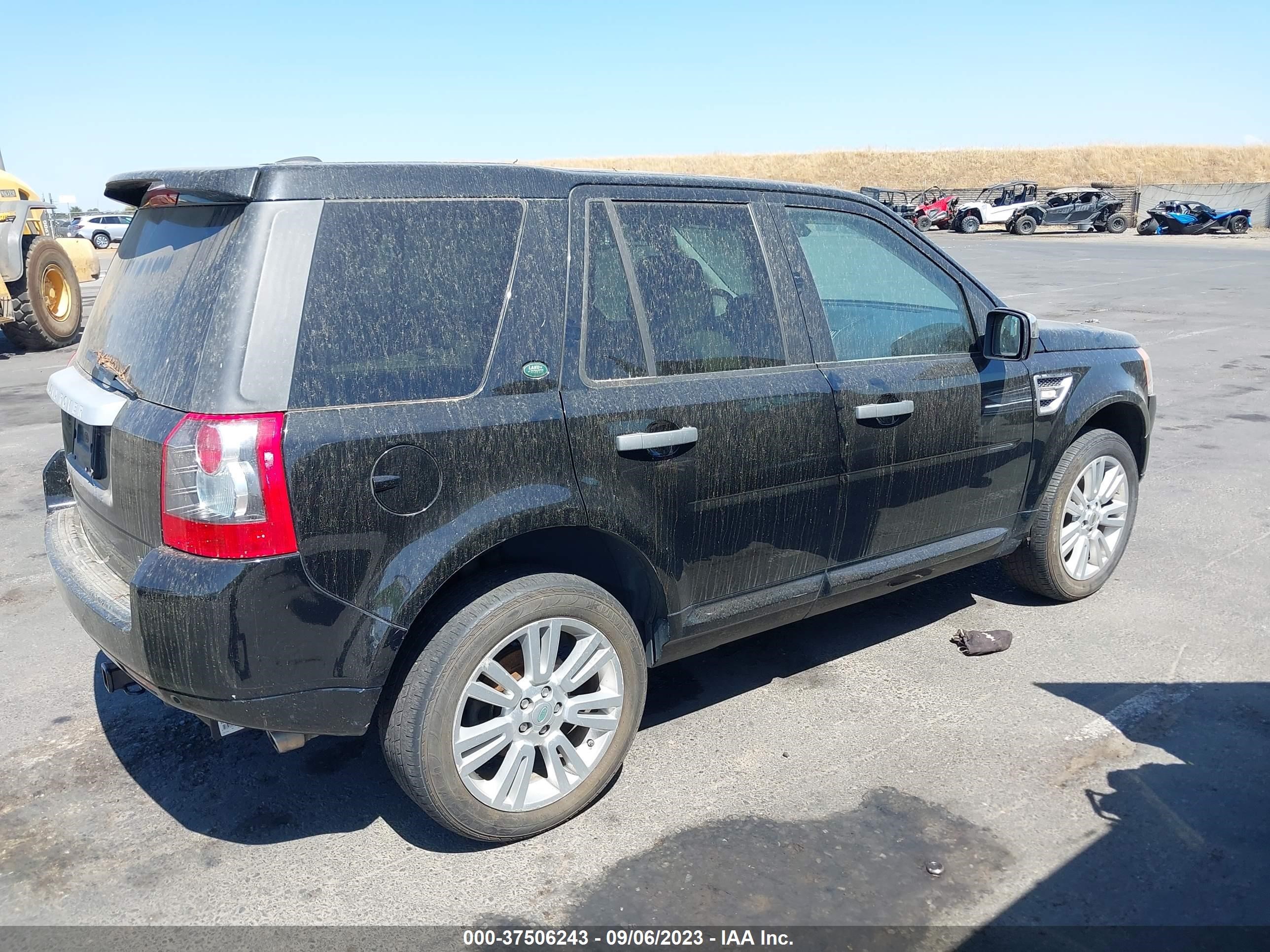 Photo 3 VIN: SALFT2BN6AH174527 - LAND ROVER LR2 