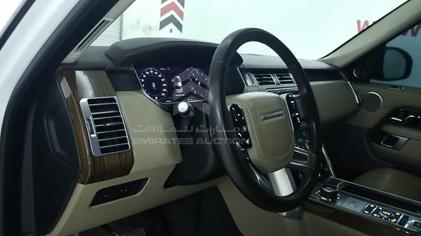 Photo 11 VIN: SALGA2BV0JA381952 - RANGE ROVER HSE 