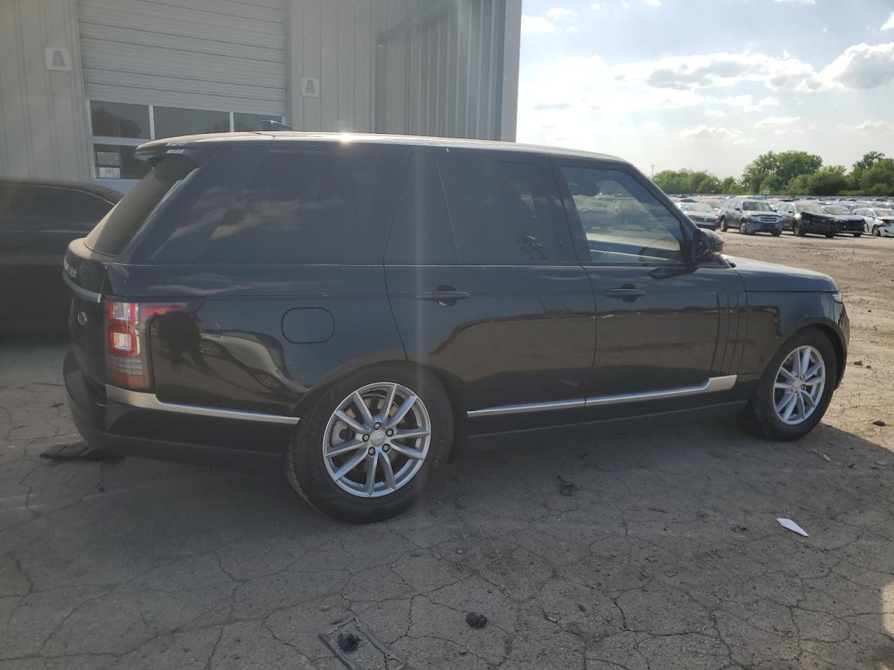 Photo 2 VIN: SALGR2FV0HA376957 - LAND ROVER RANGE ROVER 