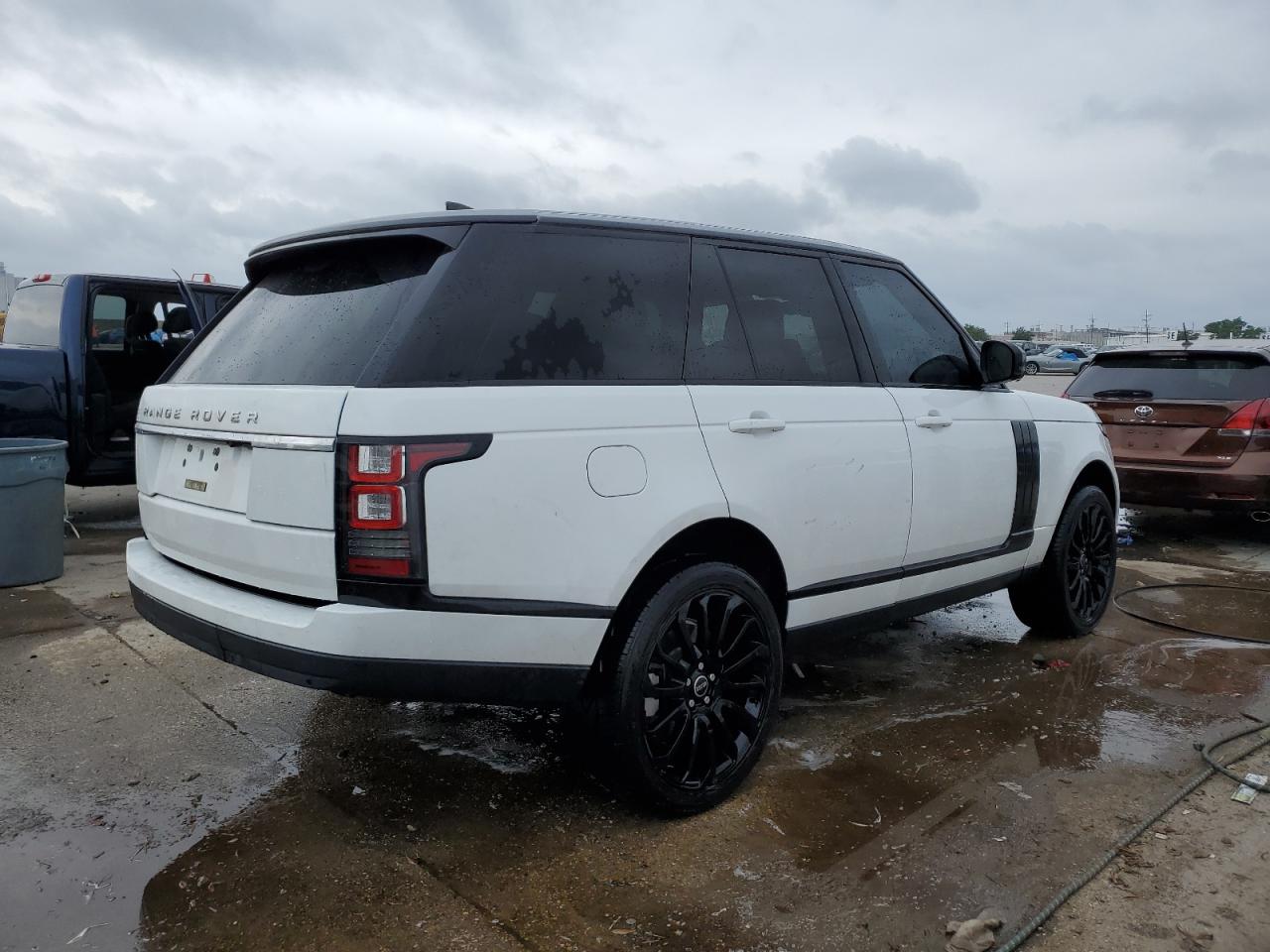 Photo 2 VIN: SALGS2FK9HA328903 - LAND-ROVER RANGE ROVER 