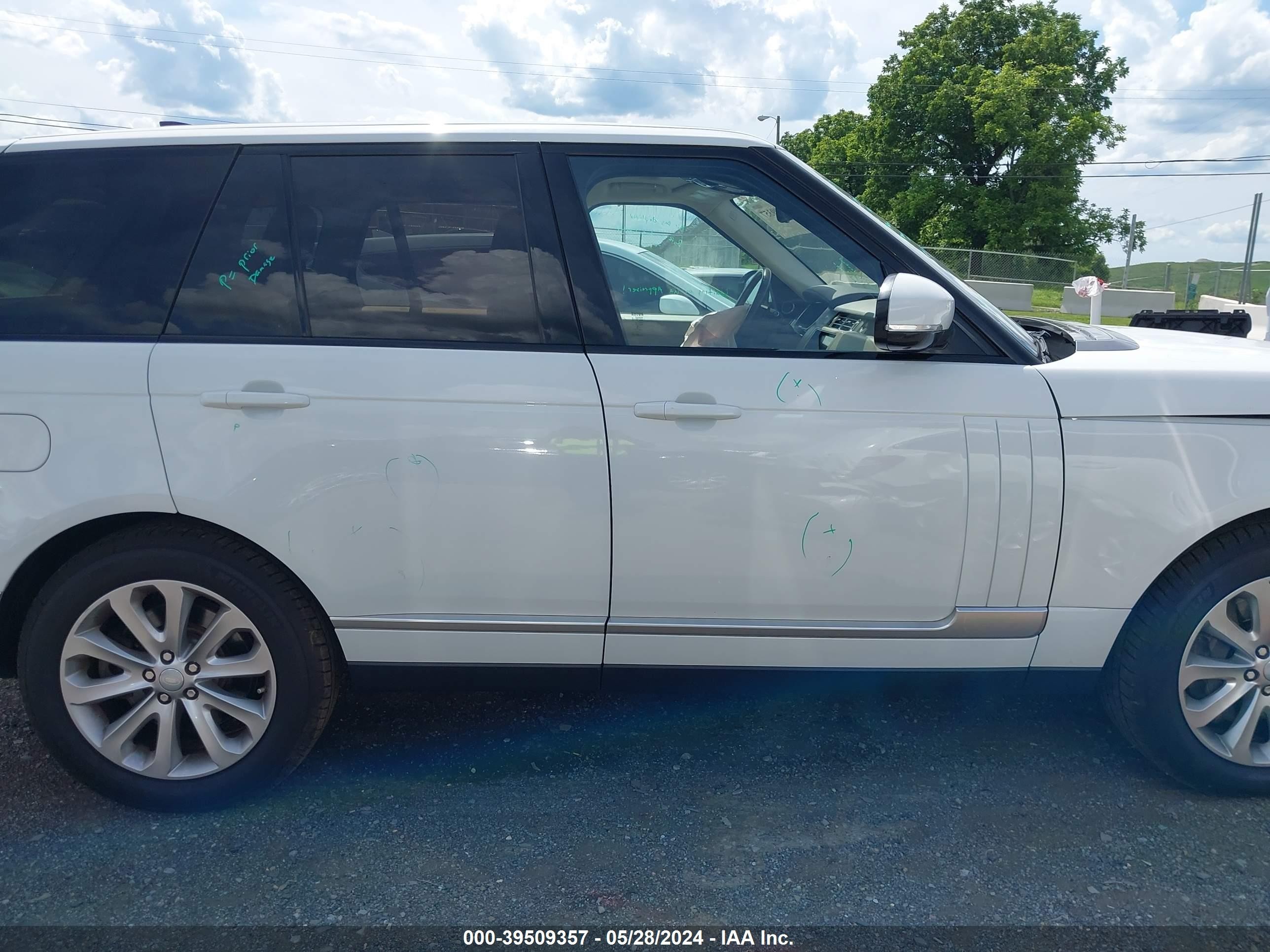 Photo 12 VIN: SALGS2FV4HA329080 - LAND ROVER RANGE ROVER 