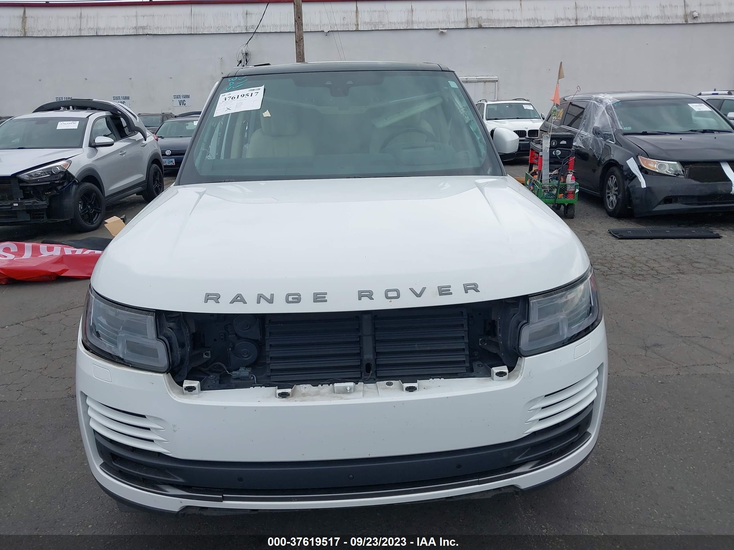 Photo 11 VIN: SALGS2RU3MA448137 - LAND ROVER RANGE ROVER 