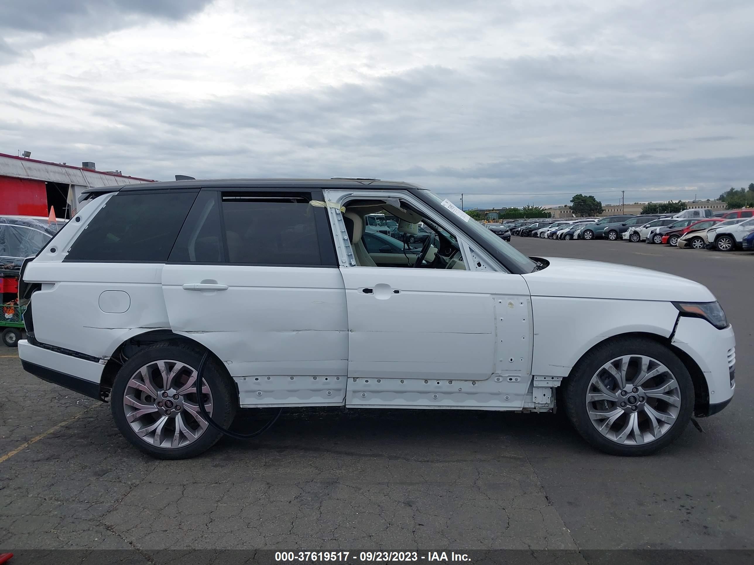 Photo 12 VIN: SALGS2RU3MA448137 - LAND ROVER RANGE ROVER 