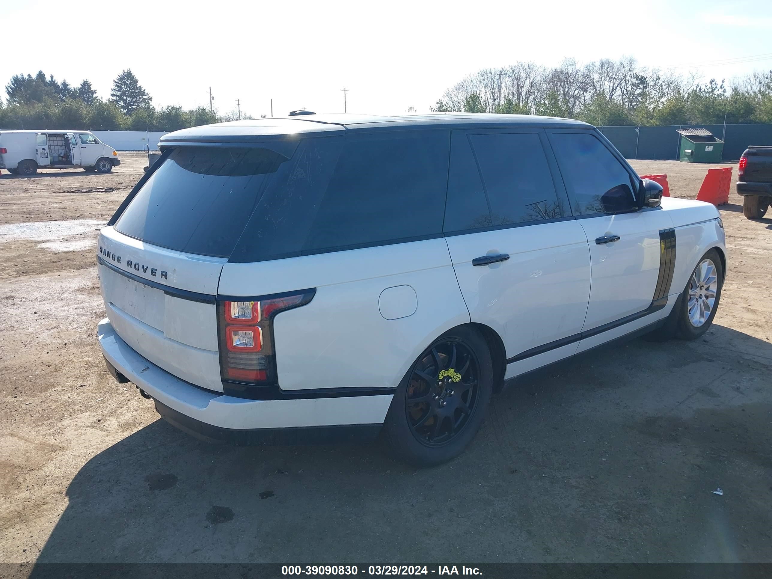 Photo 3 VIN: SALGS2TF5FA220556 - LAND ROVER RANGE ROVER 