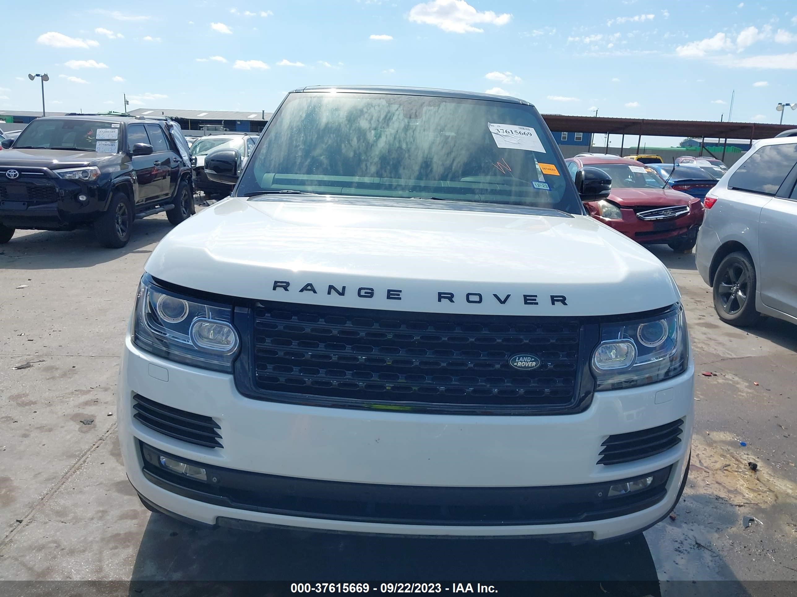 Photo 11 VIN: SALGS2TF6FA221800 - LAND ROVER RANGE ROVER 