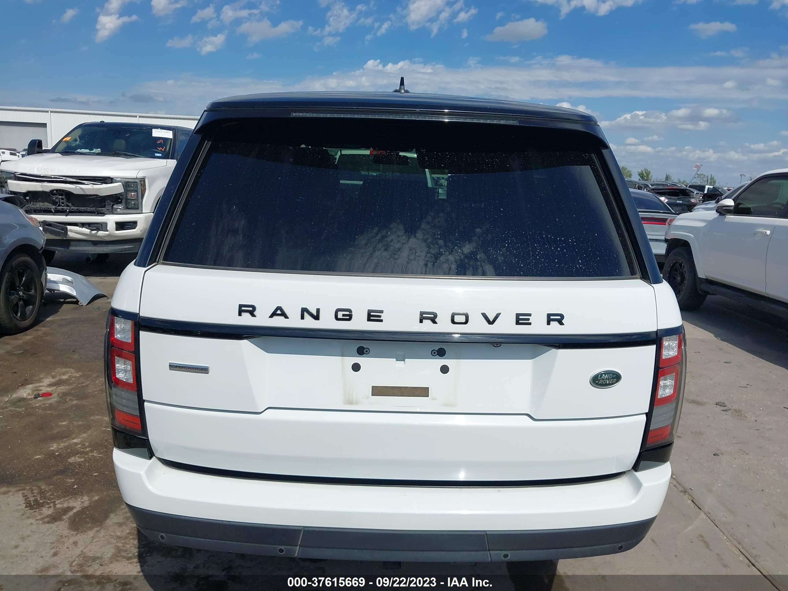 Photo 15 VIN: SALGS2TF6FA221800 - LAND ROVER RANGE ROVER 