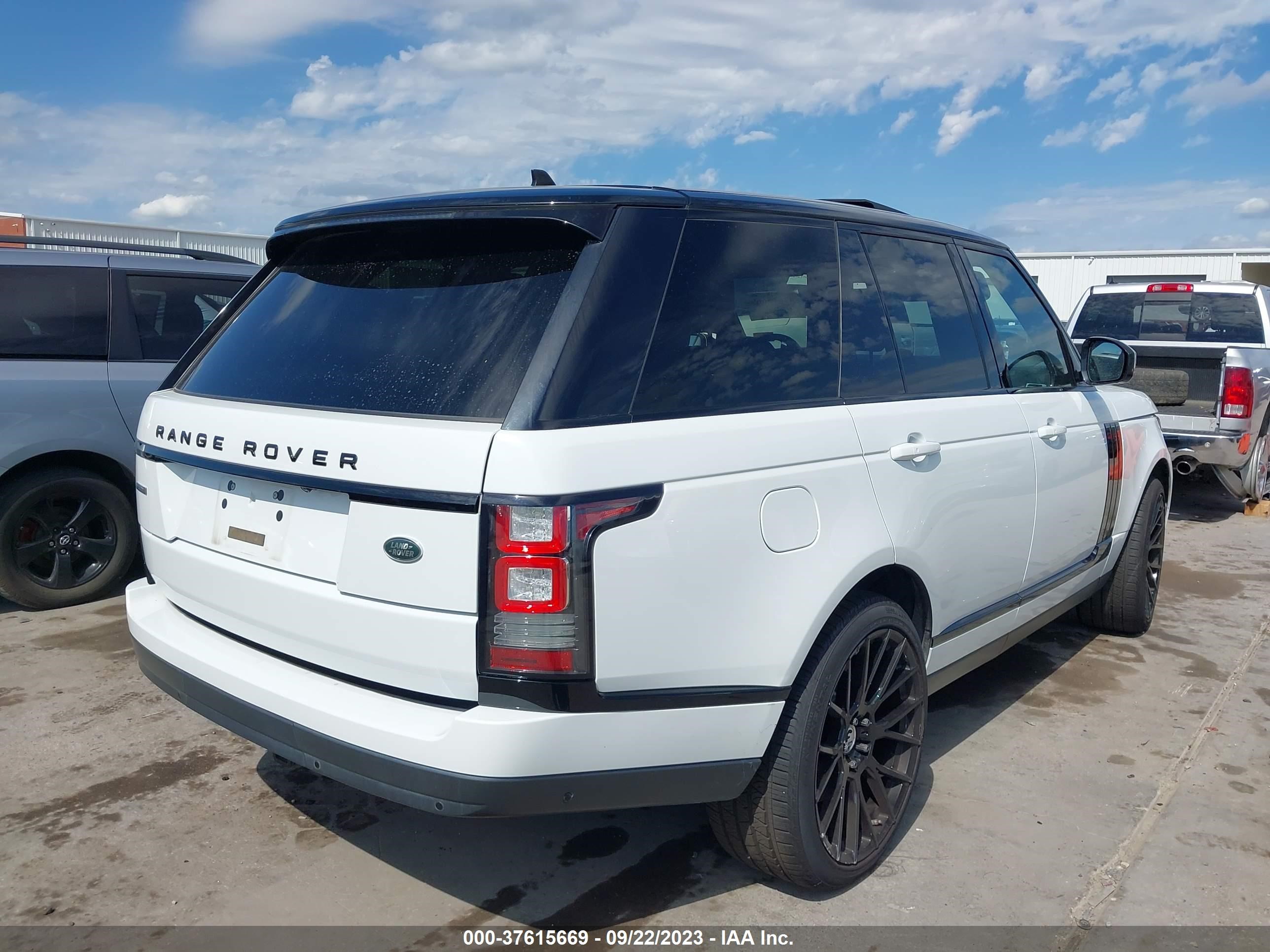 Photo 3 VIN: SALGS2TF6FA221800 - LAND ROVER RANGE ROVER 