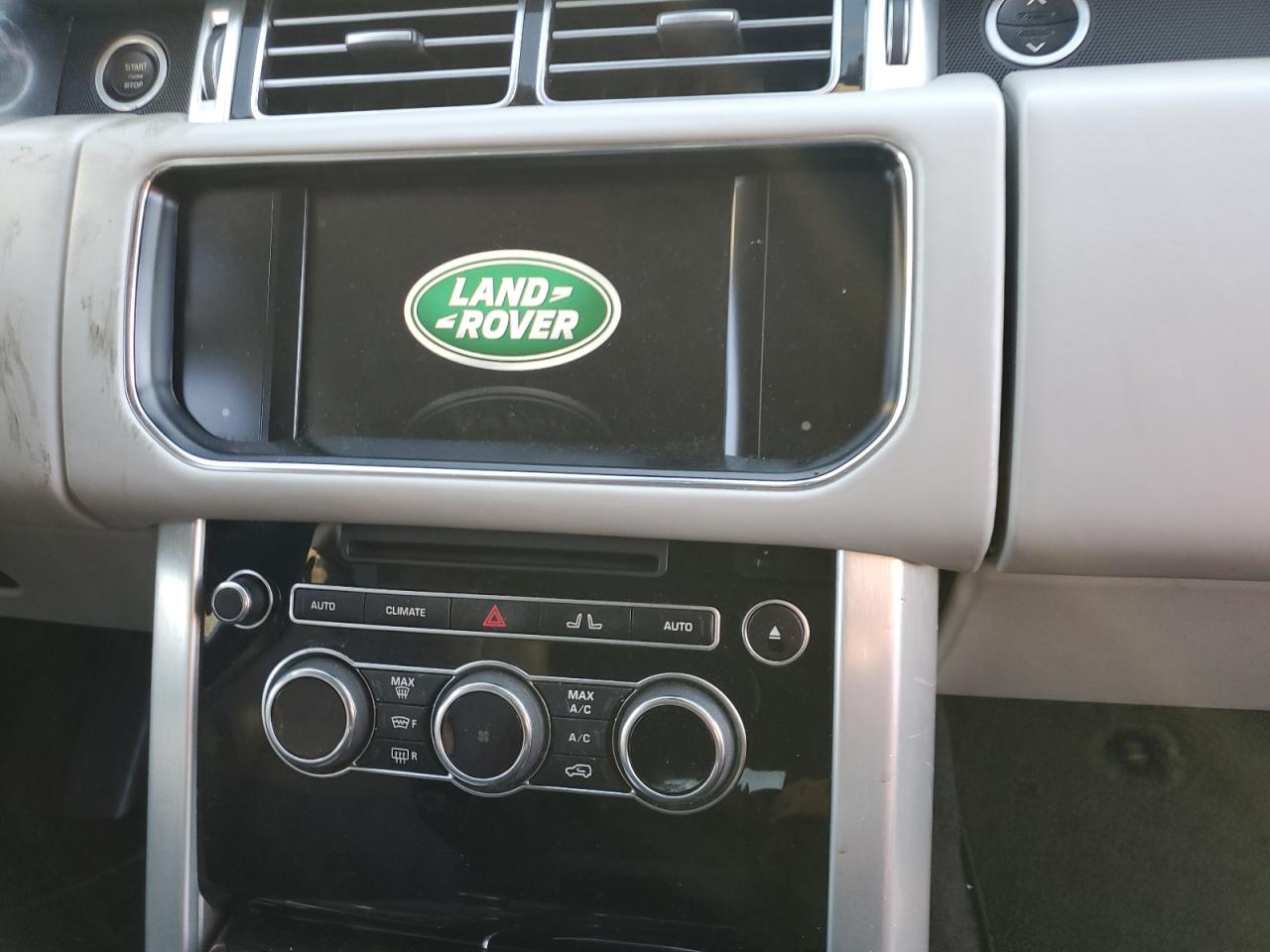 Photo 8 VIN: SALGS3TF9FA239228 - LAND ROVER RANGE ROVER 