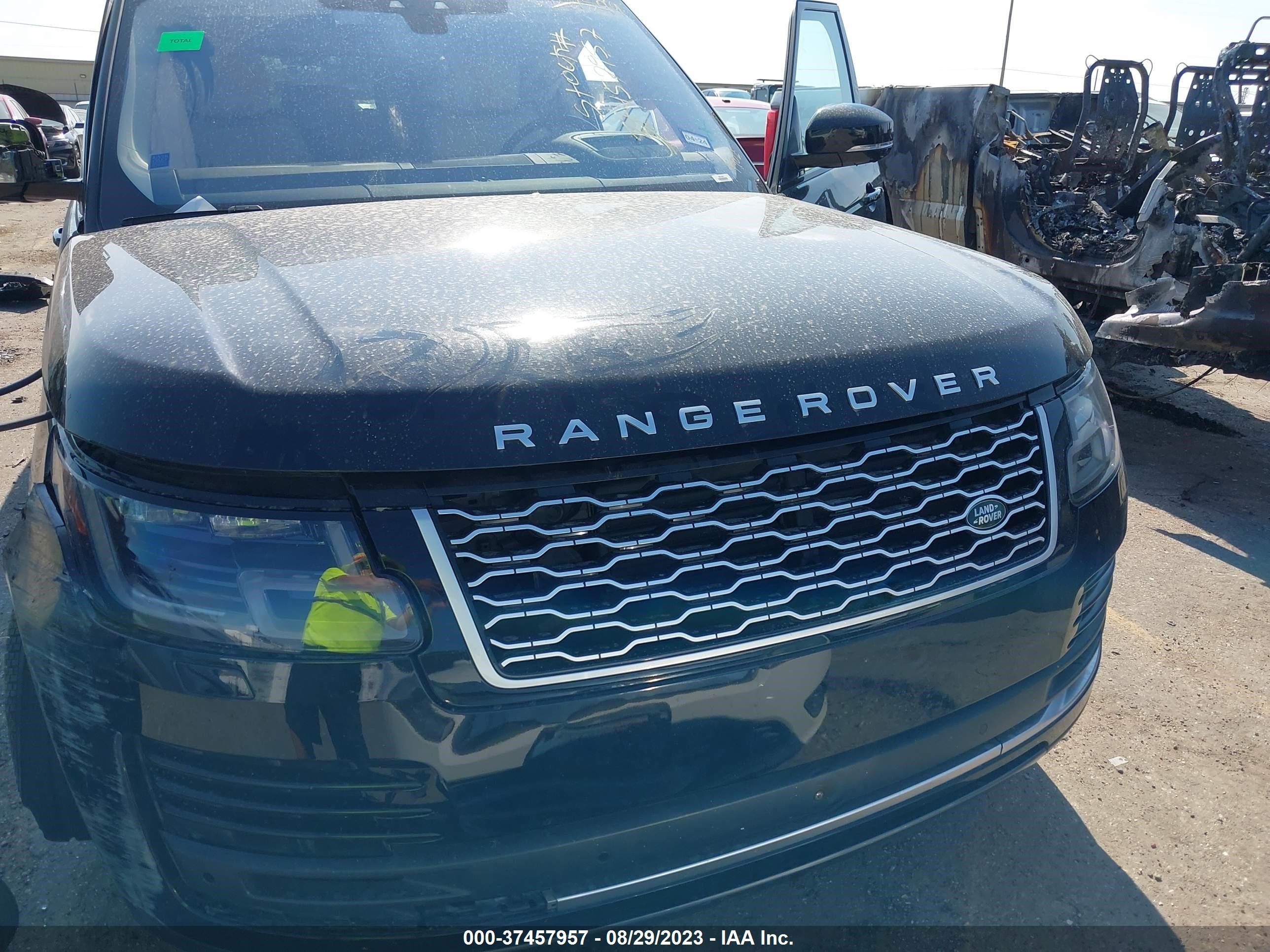 Photo 11 VIN: SALGS5RE5JA384902 - LAND ROVER RANGE ROVER 