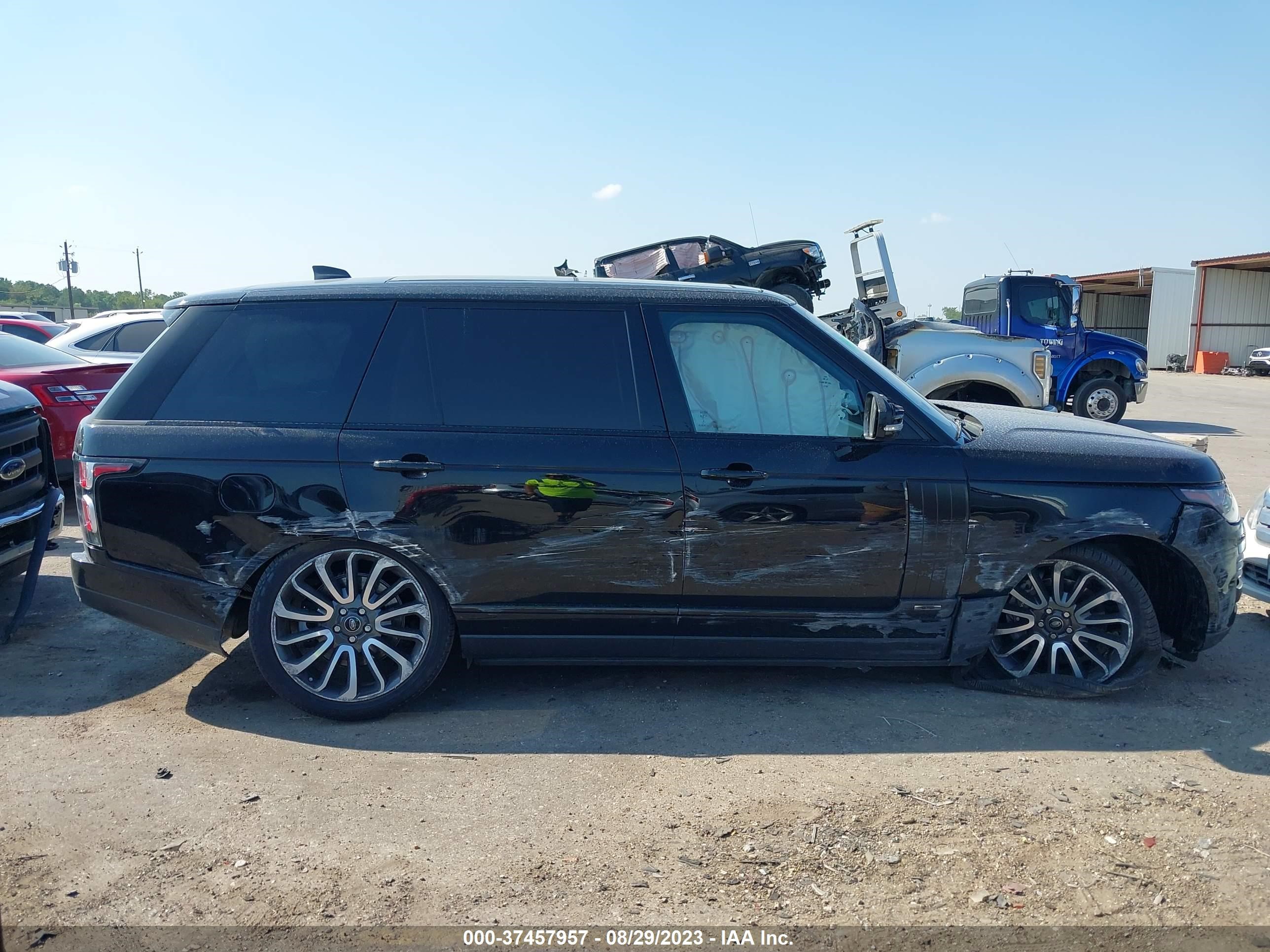 Photo 12 VIN: SALGS5RE5JA384902 - LAND ROVER RANGE ROVER 