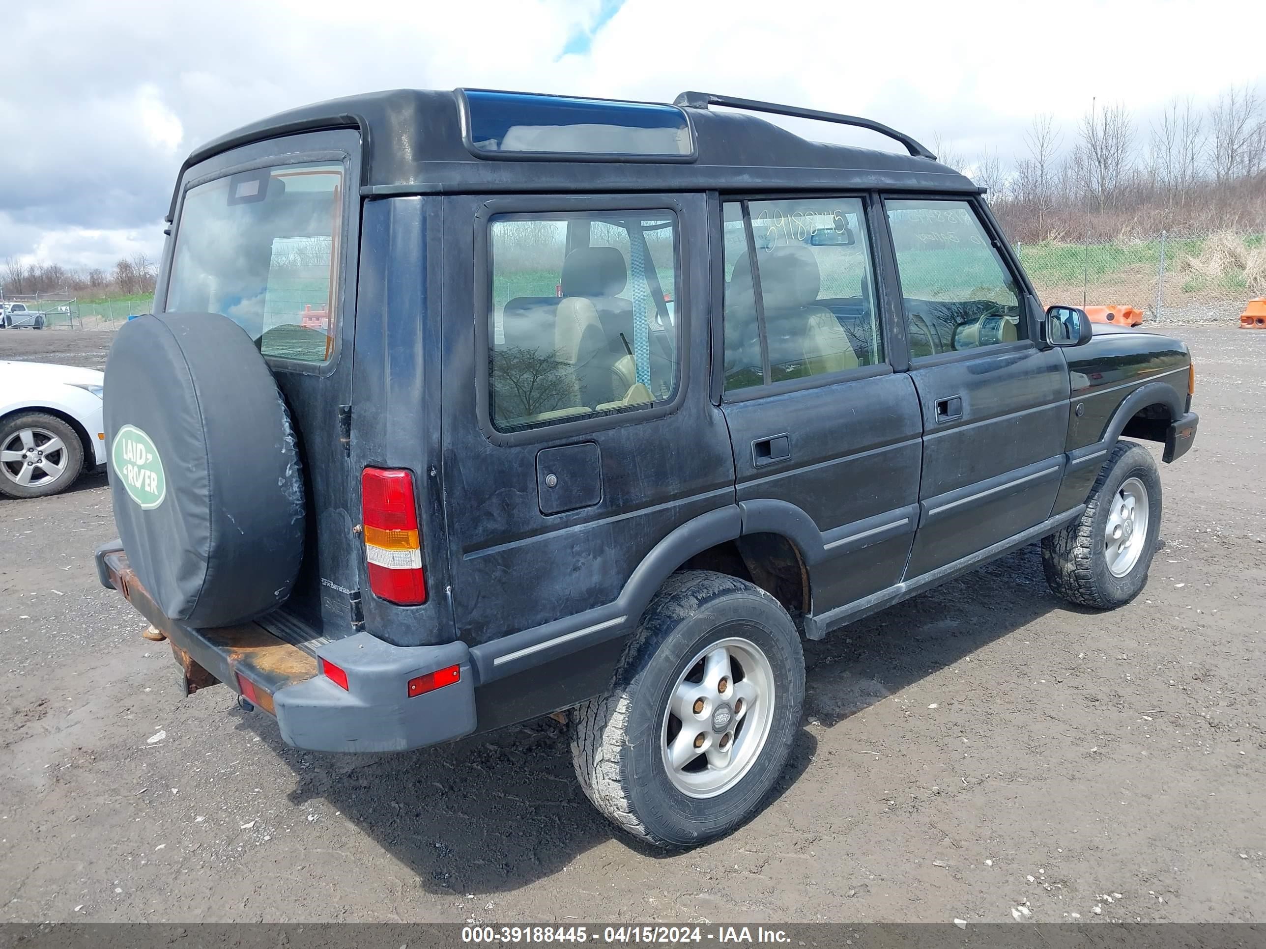 Photo 3 VIN: SALJY1246TA529107 - LAND ROVER DISCOVERY 