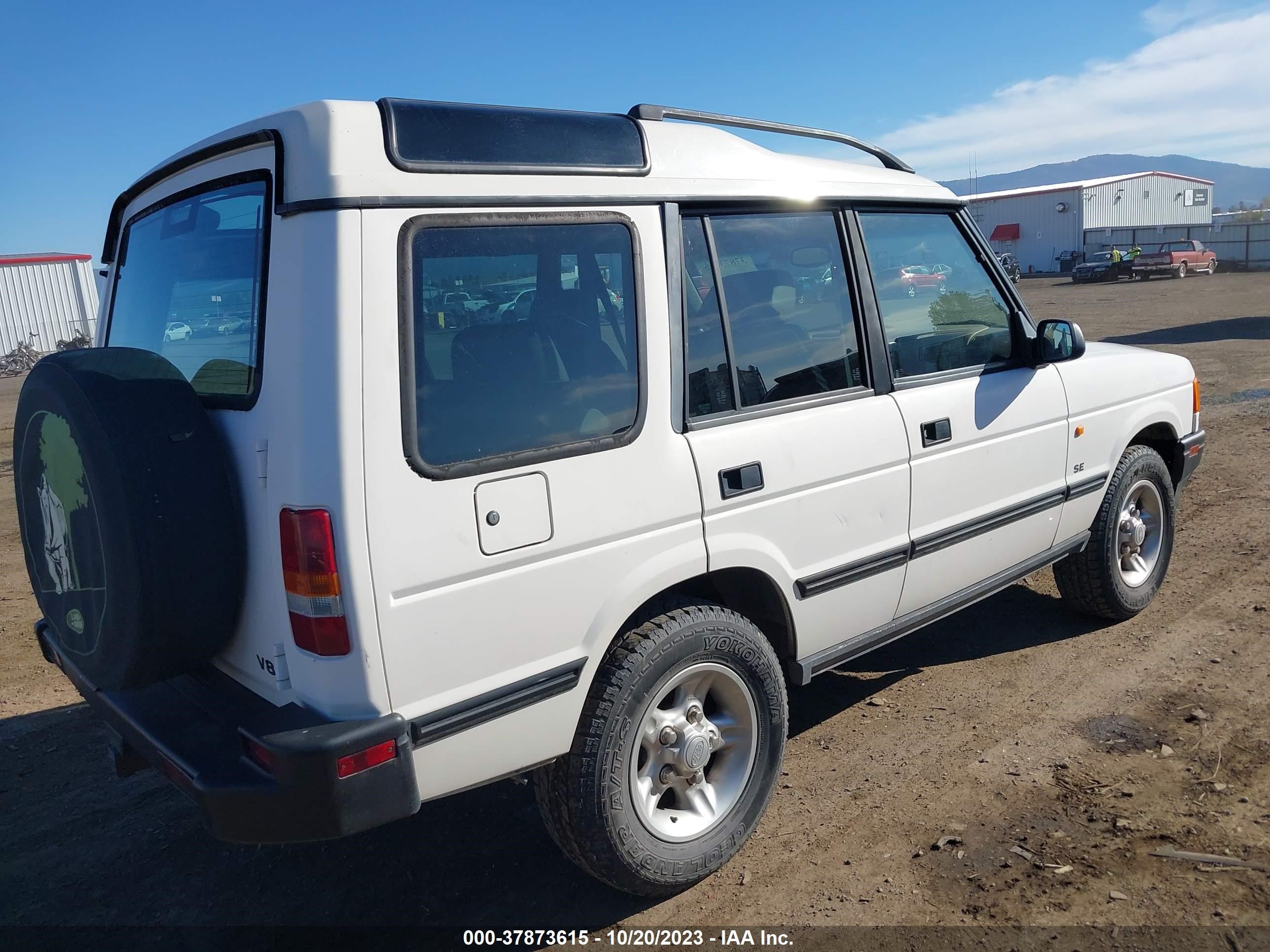 Photo 3 VIN: SALJY124XVA715932 - LAND ROVER DISCOVERY 