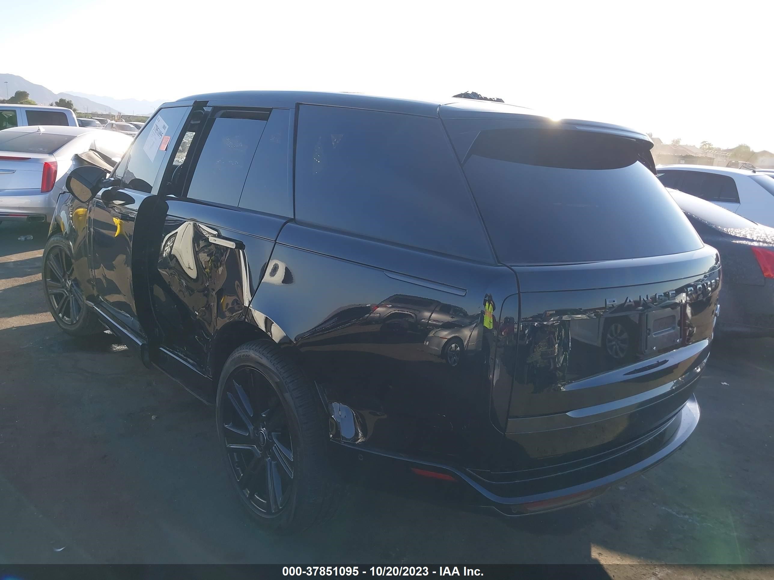 Photo 2 VIN: SALKP9E7XPA035723 - LAND ROVER RANGE ROVER 